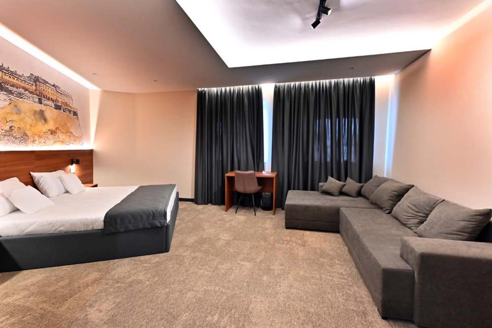 Family Room with Free Parking photo 1