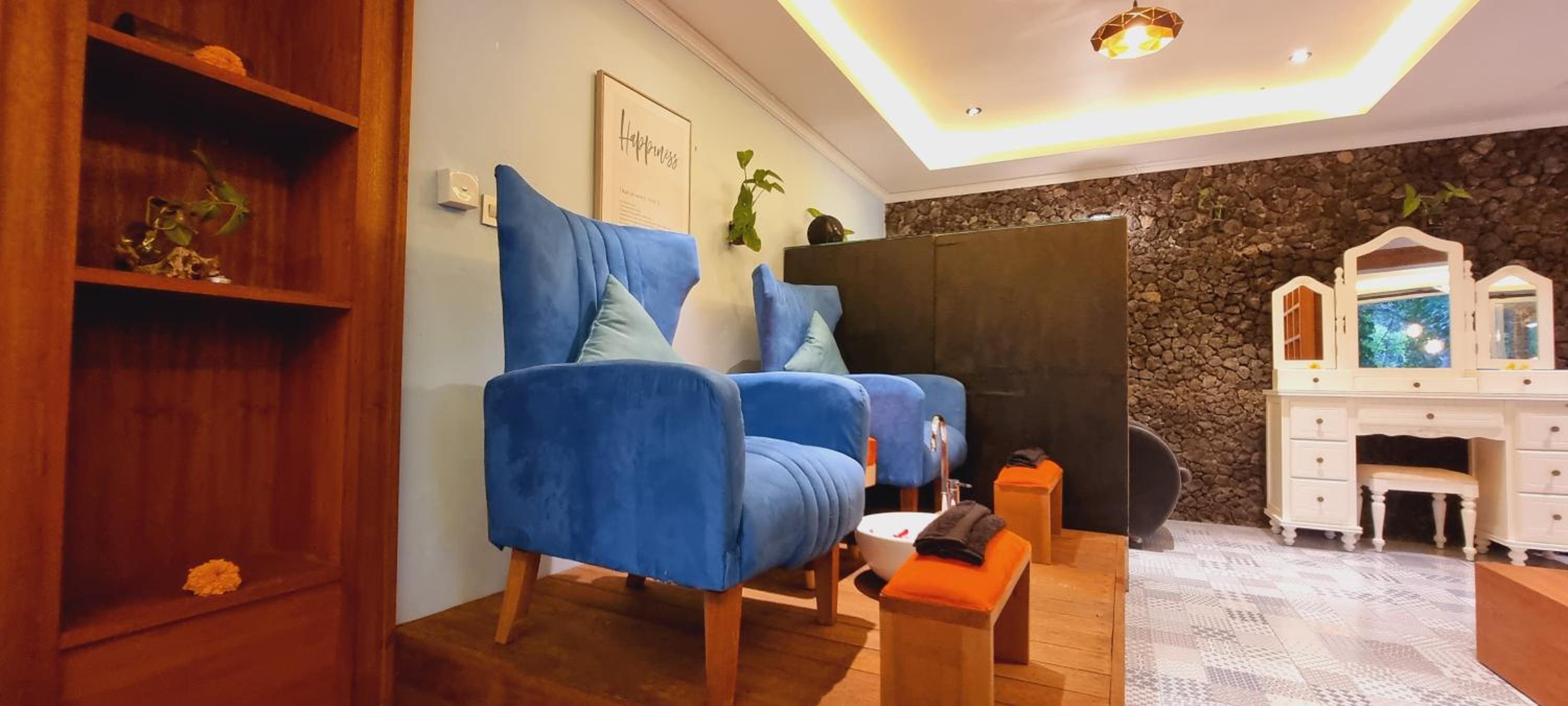 One-Bedroom Villa - Photo 81