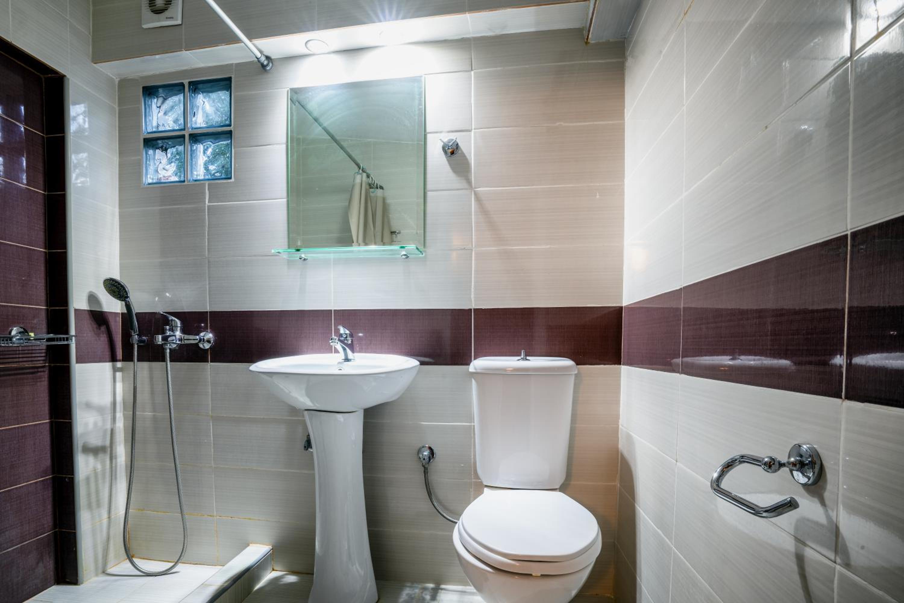 Double Room - Photo 17