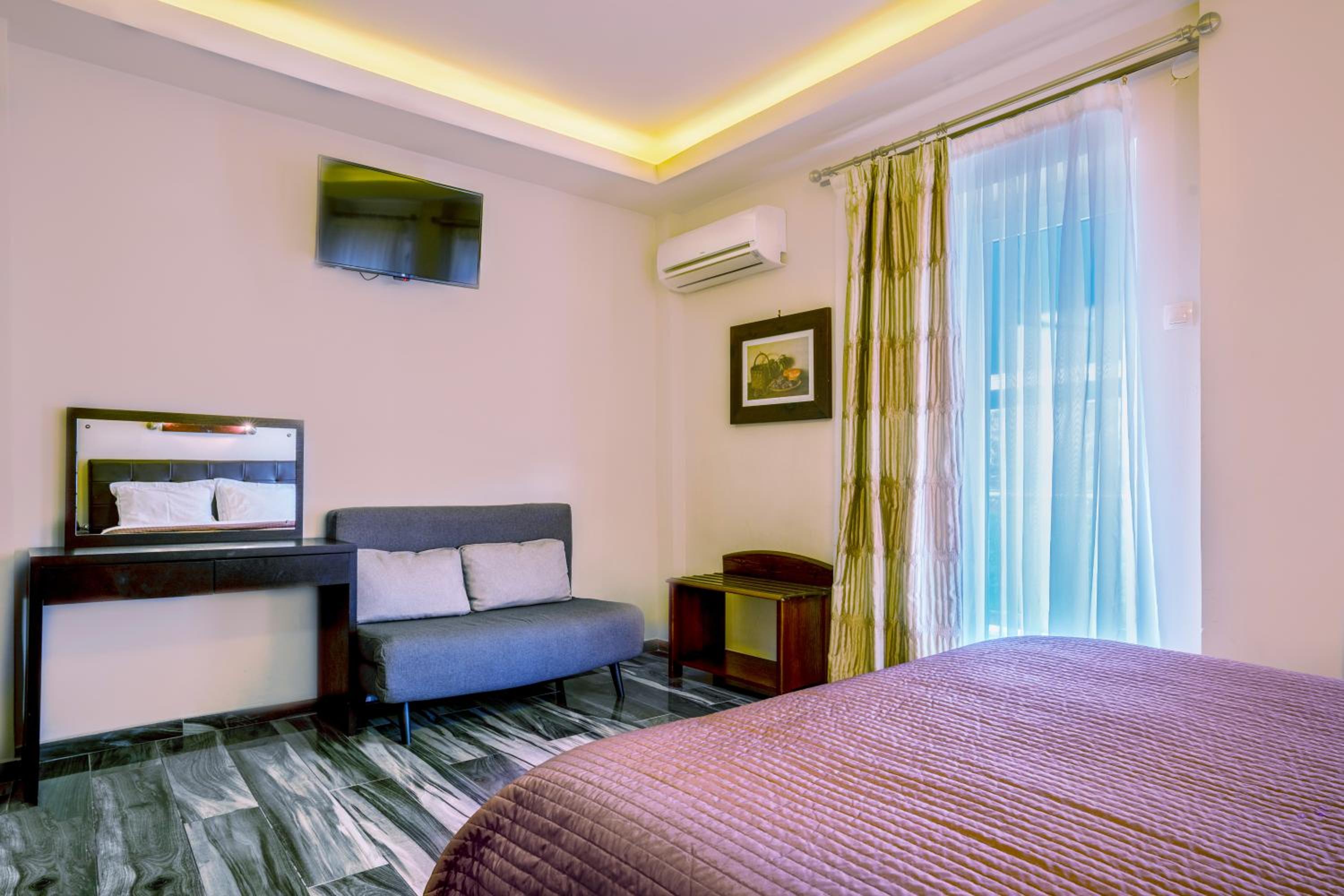 Double Room - Photo 5