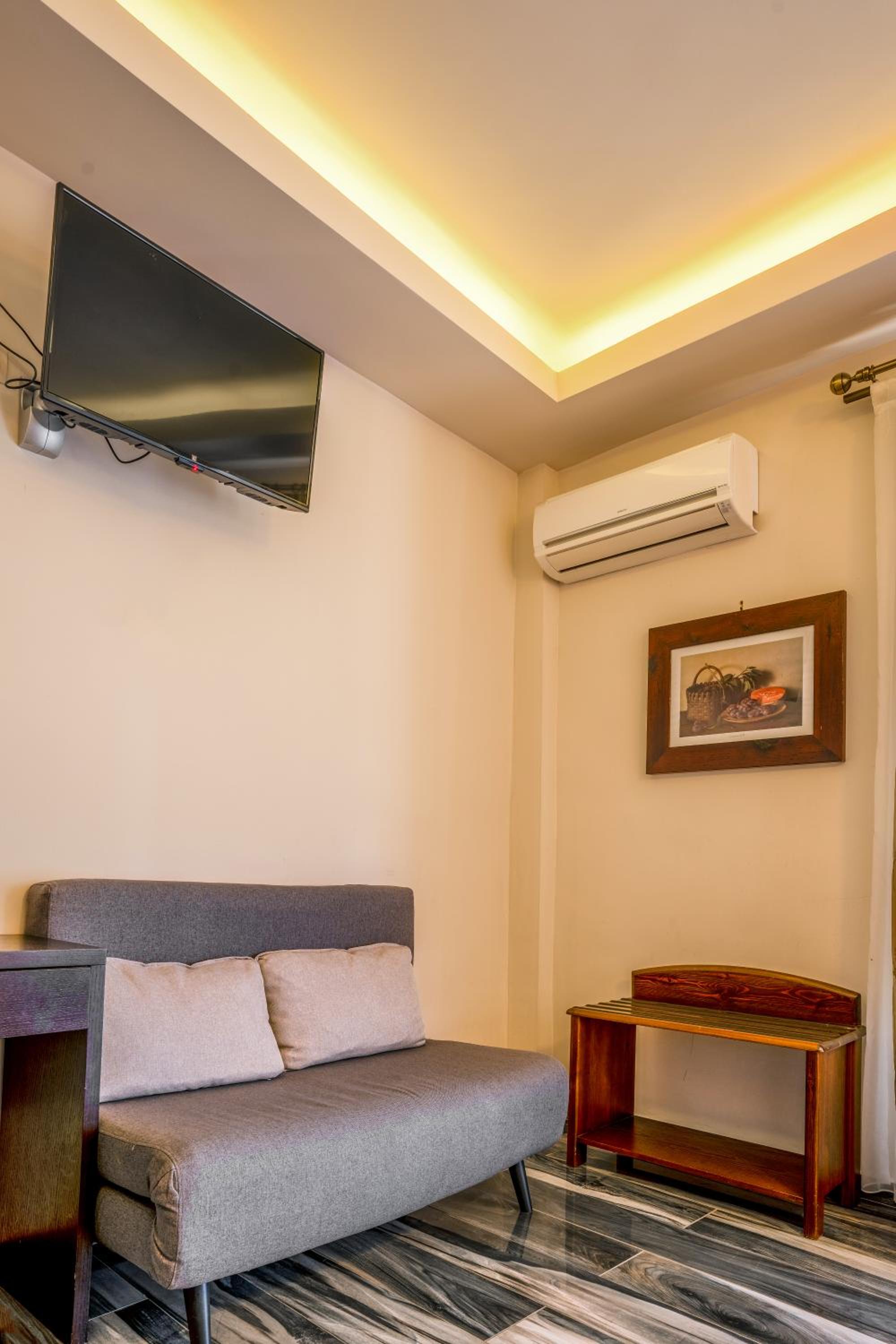 Double Room - Photo 6