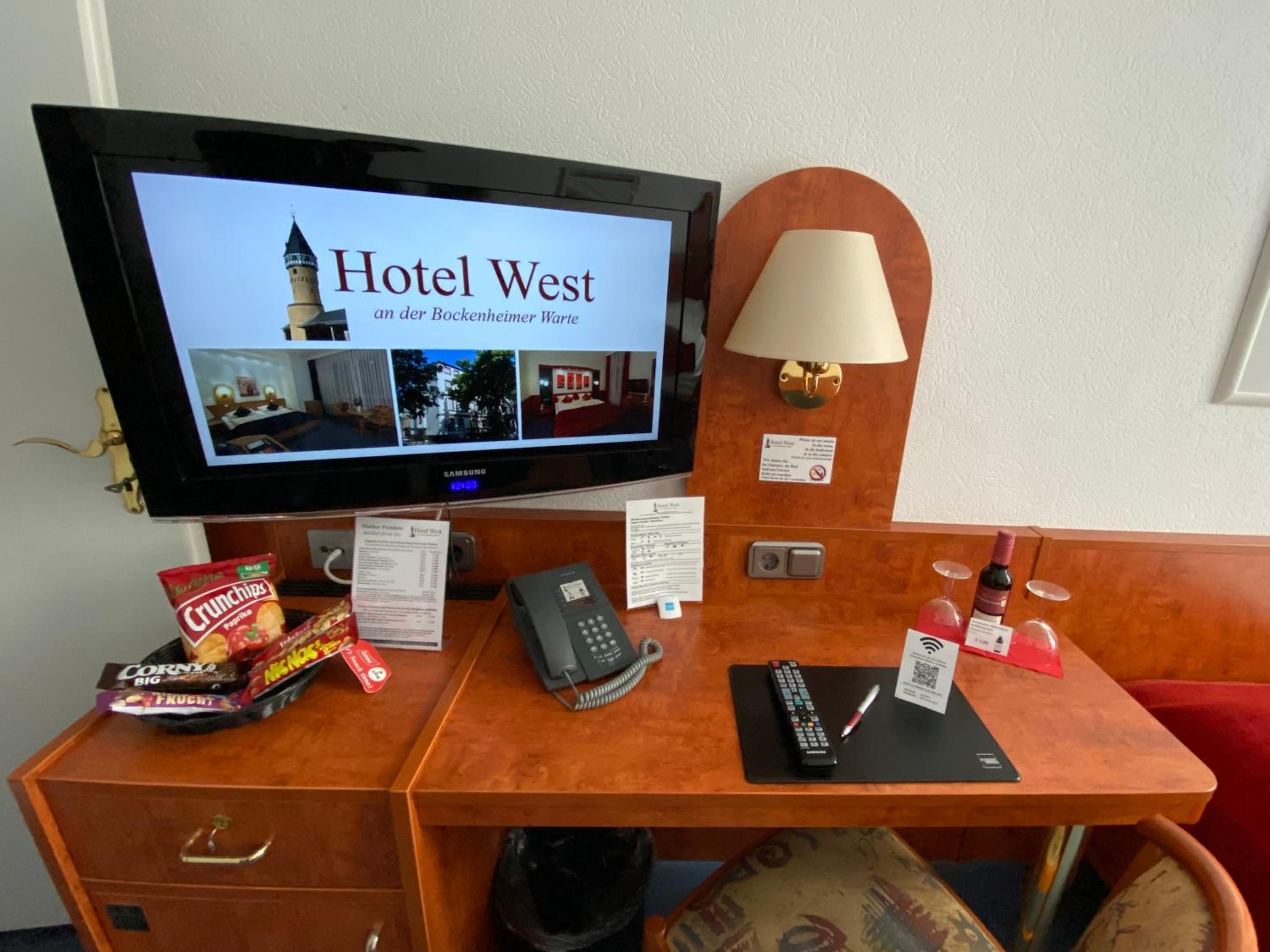 Economy Twin Room - Photo 7