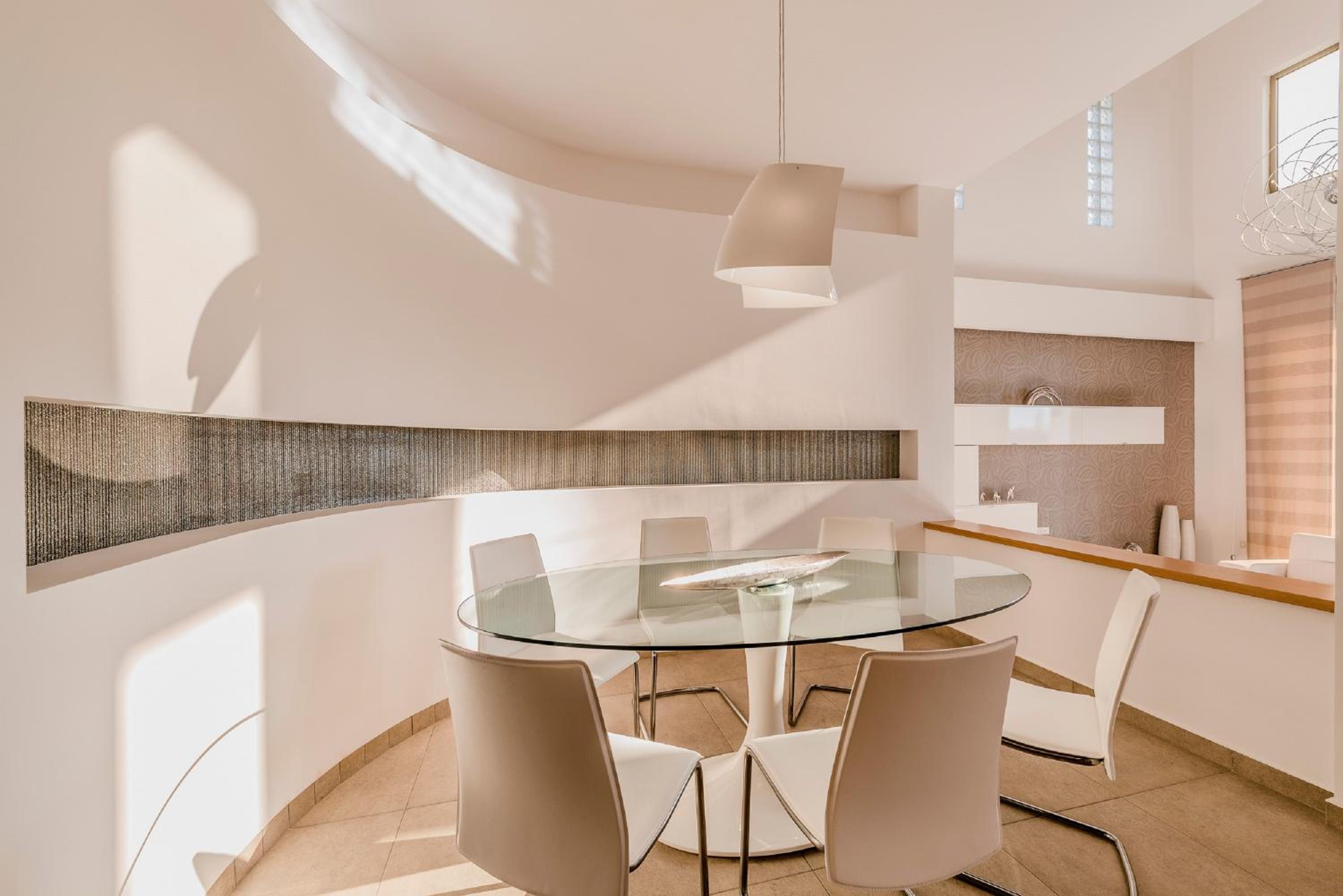 Villa photo 3