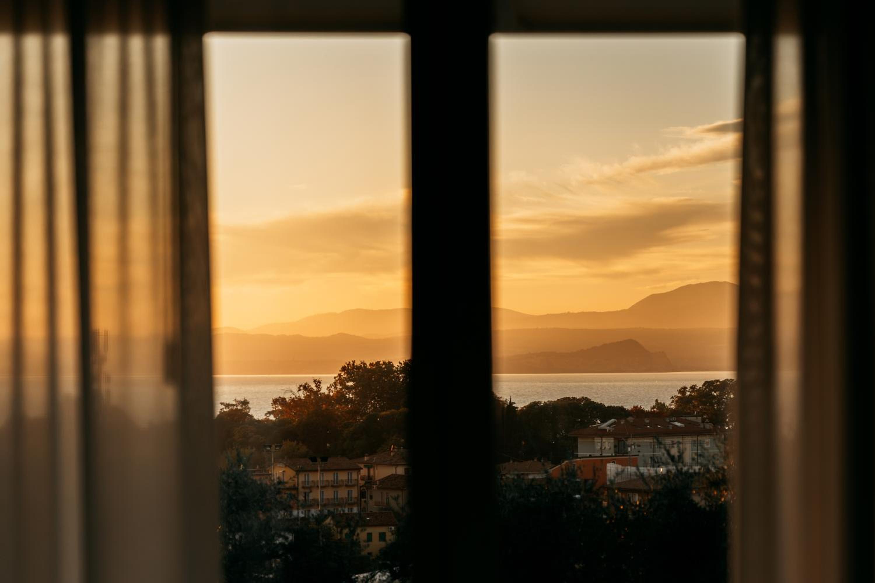 Apartment with Lake View photo 2