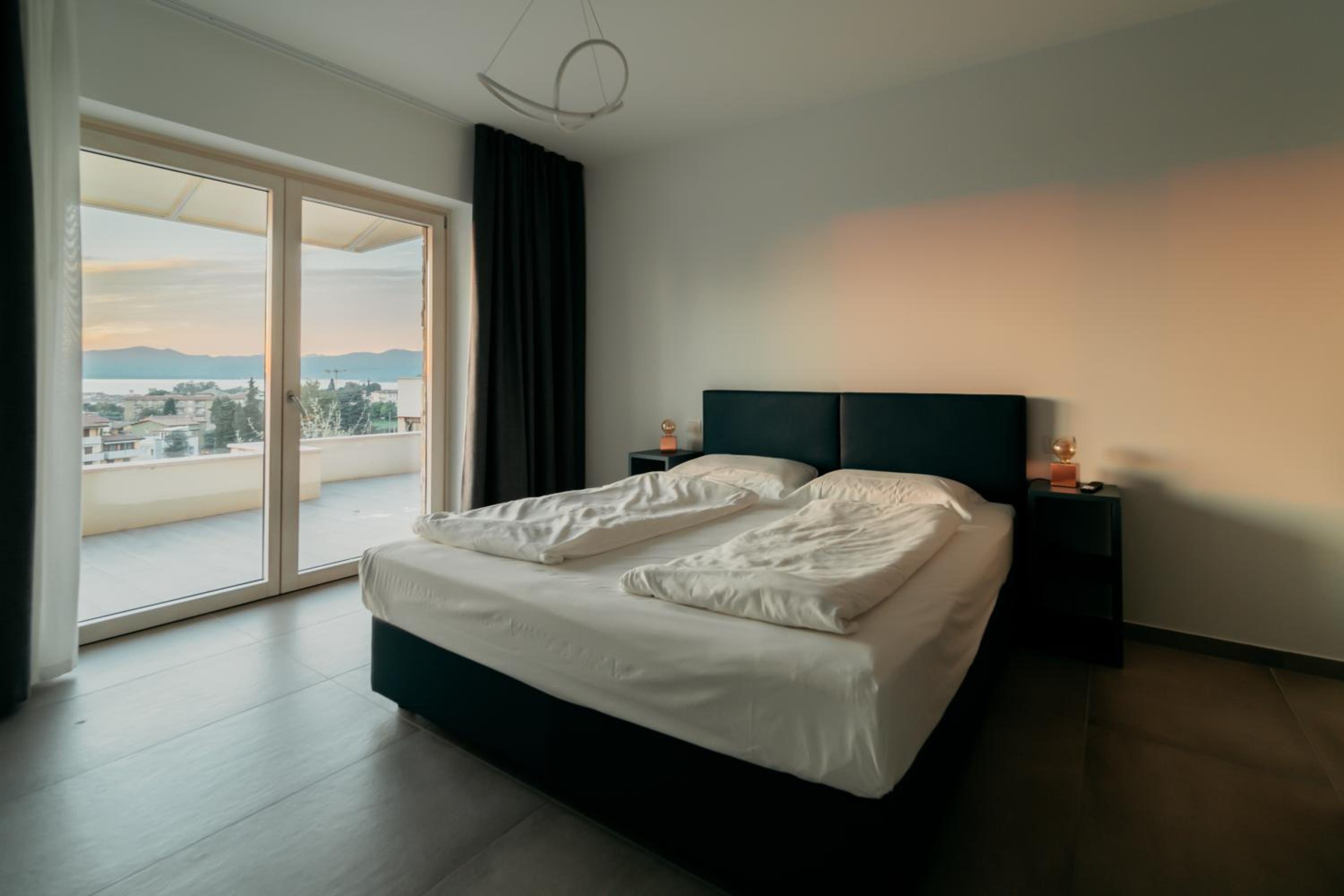 Apartment with Lake View photo 3