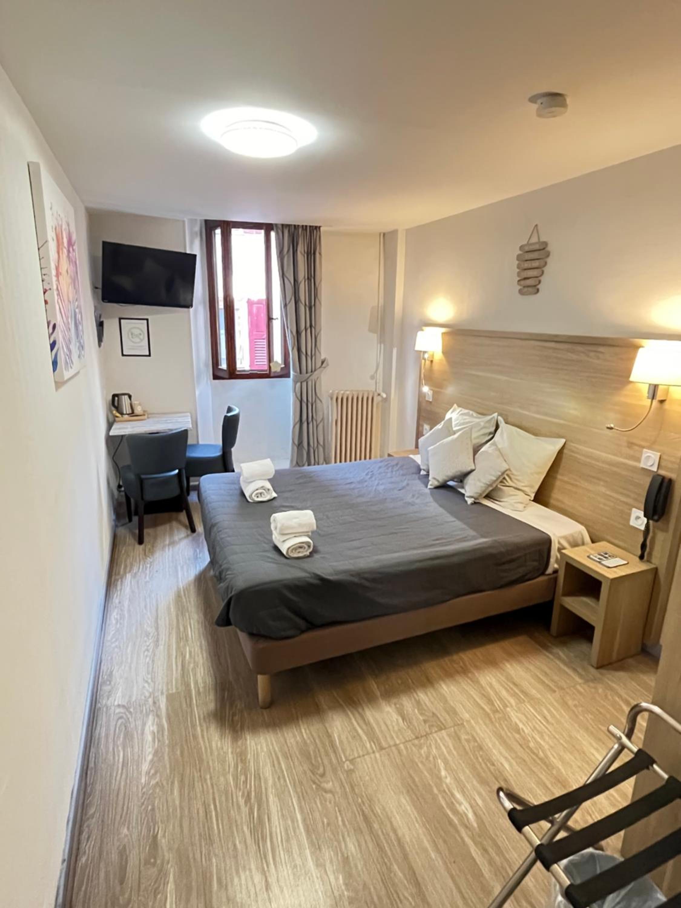 Small Double Room - Photo 1