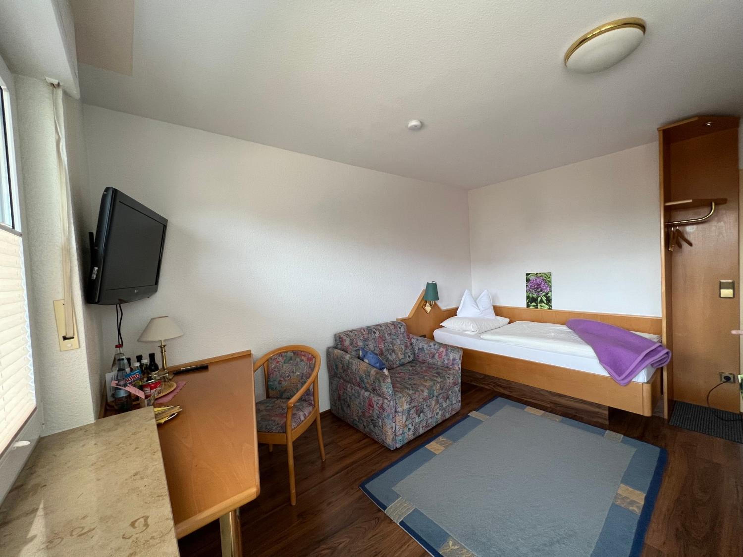 Single Room photo 2