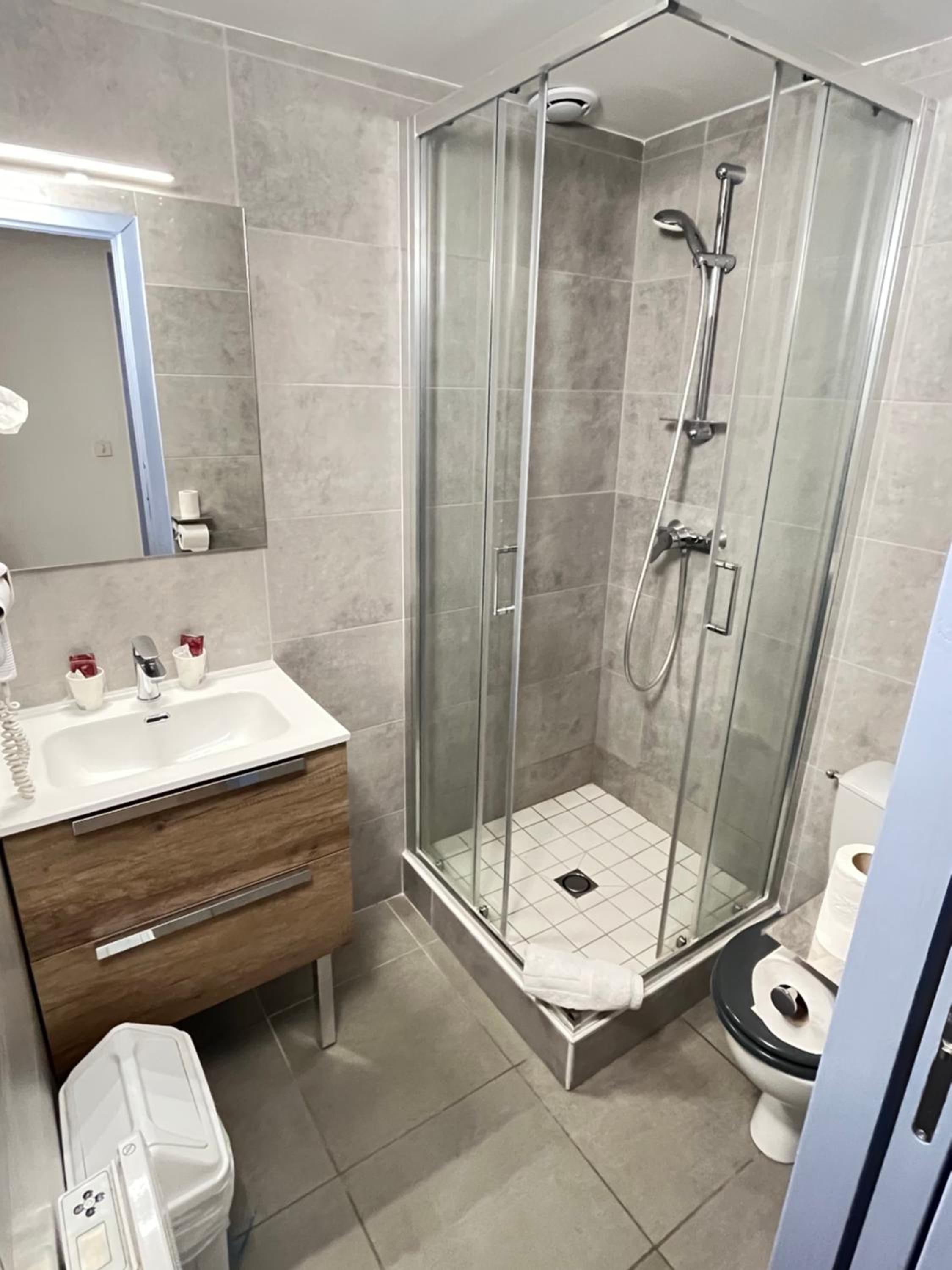 Small Double Room - Photo 3