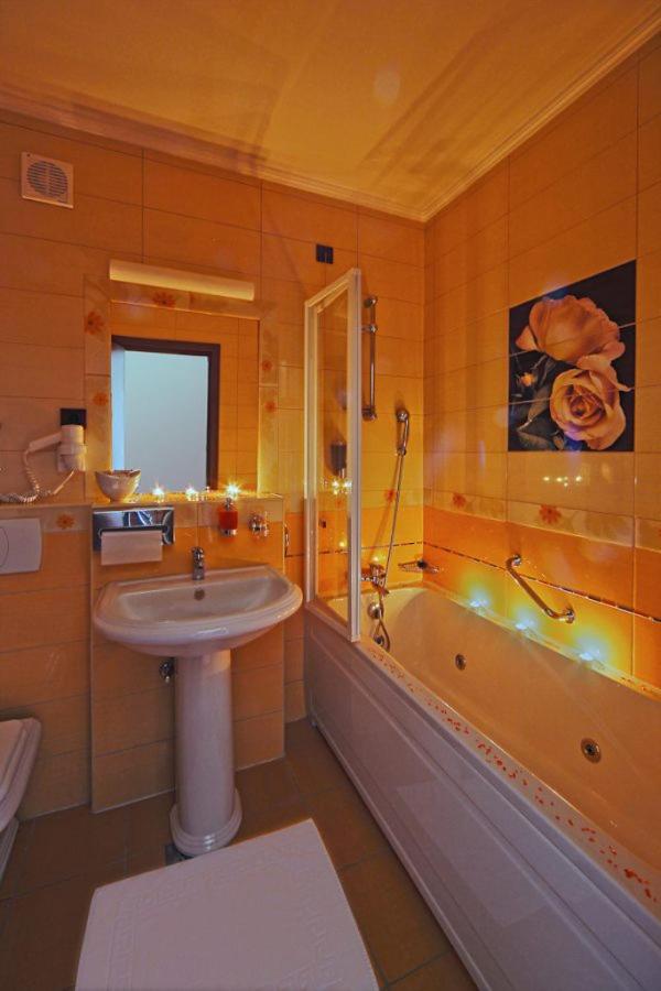 Standard Twin Room photo 3