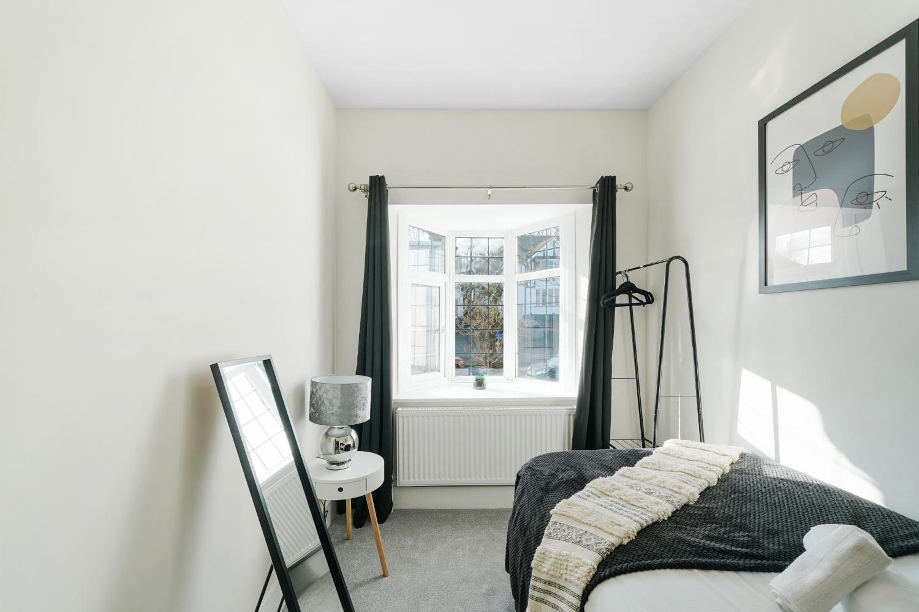 Four-Bedroom House photo 2