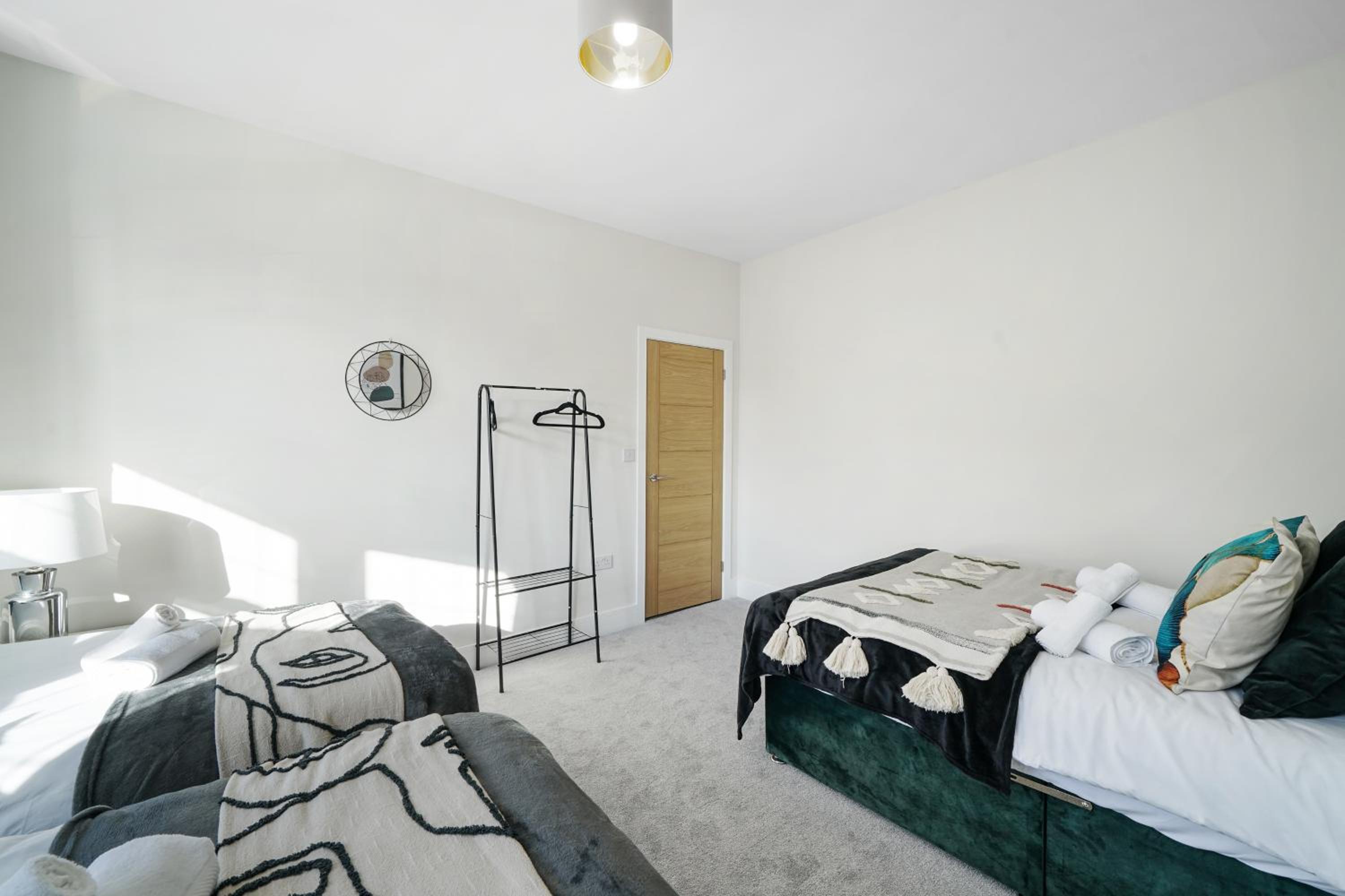 Four-Bedroom House photo 3