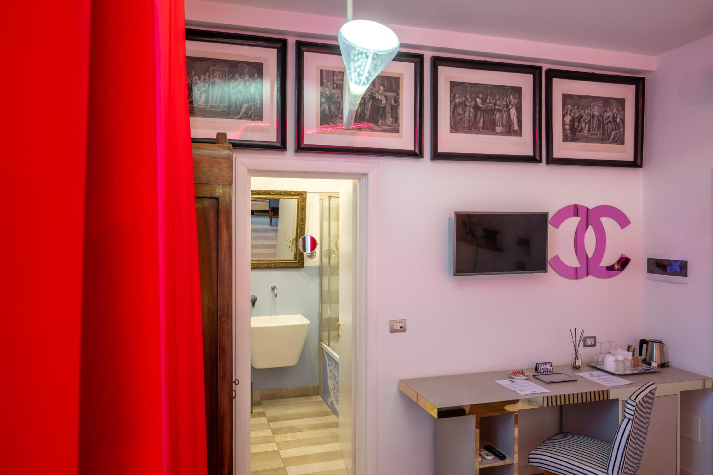 Deluxe Double or Twin Room - Photo 3