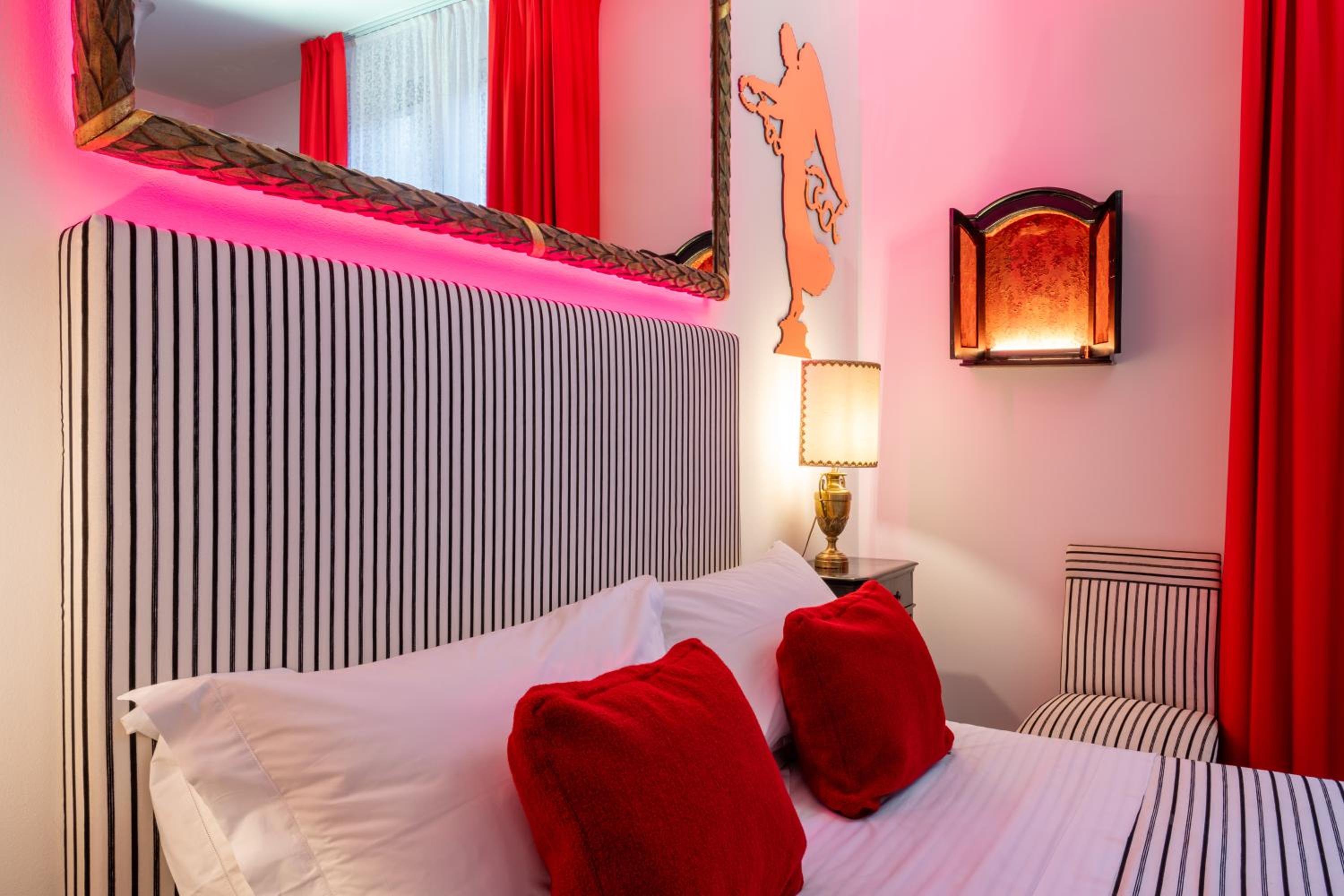 Deluxe Double or Twin Room - Photo 4