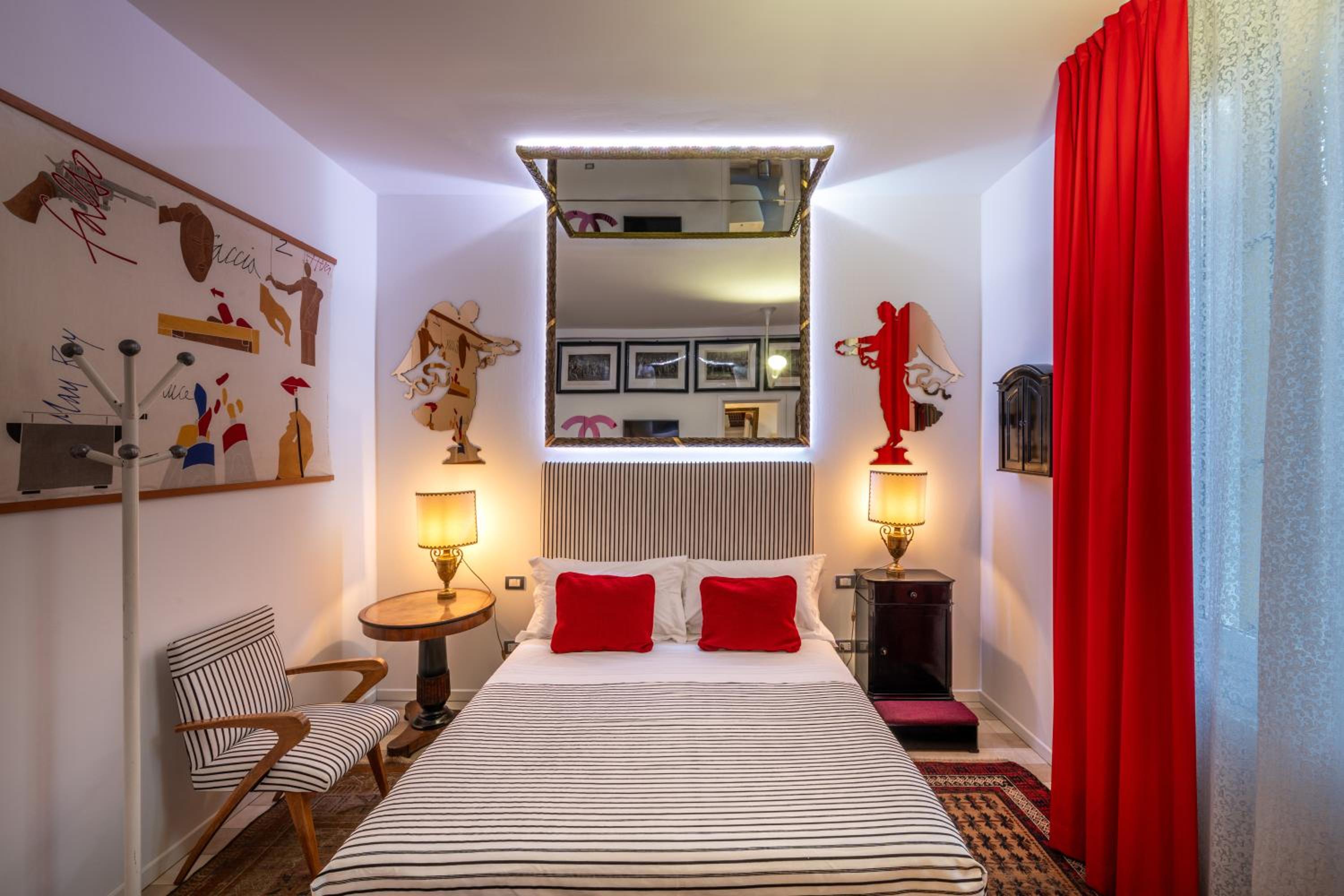 Deluxe Double or Twin Room - Photo 14