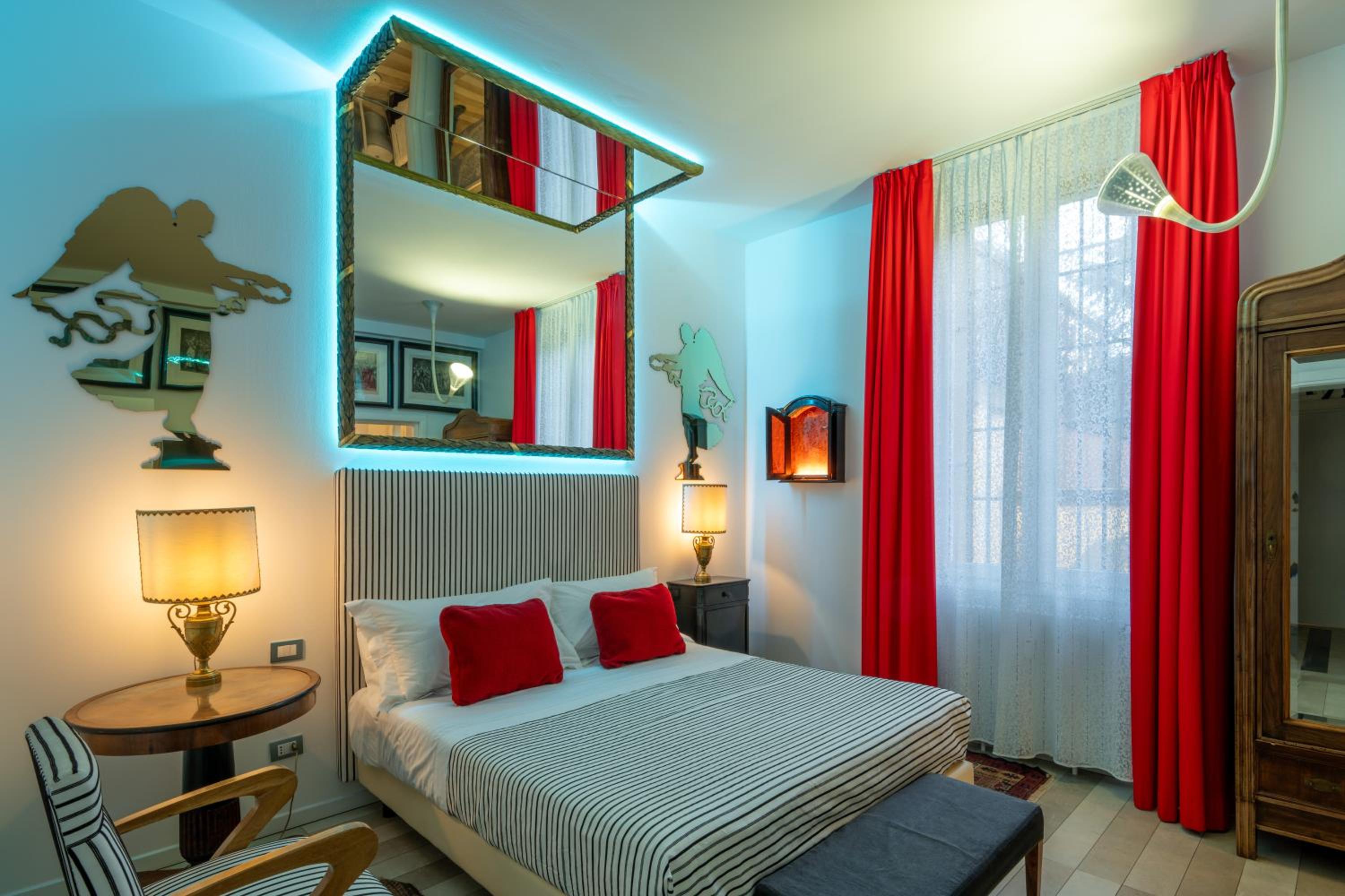Deluxe Double or Twin Room - Photo 2
