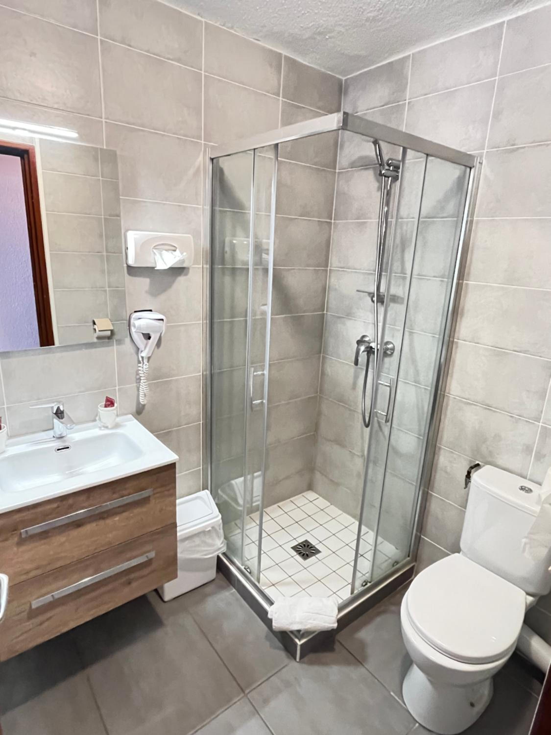 Small Double Room - Photo 2