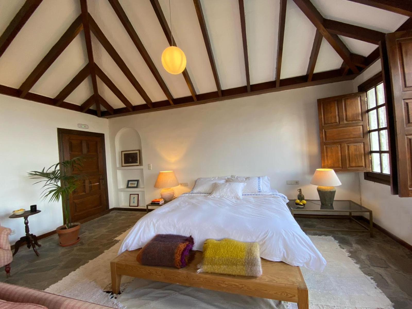 Deluxe Suite #1 with Sea View photo 2