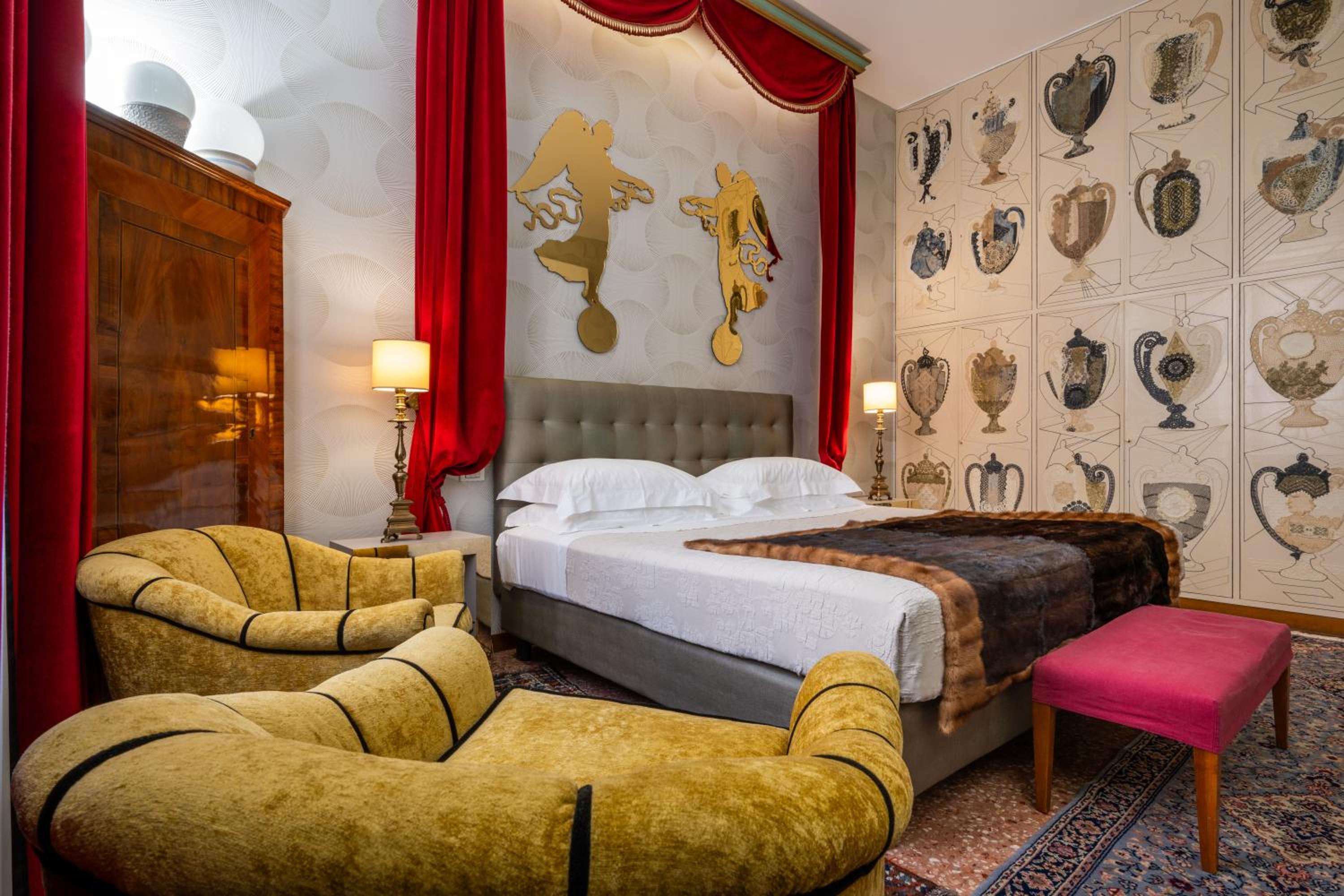 Superior King Room - Photo 2