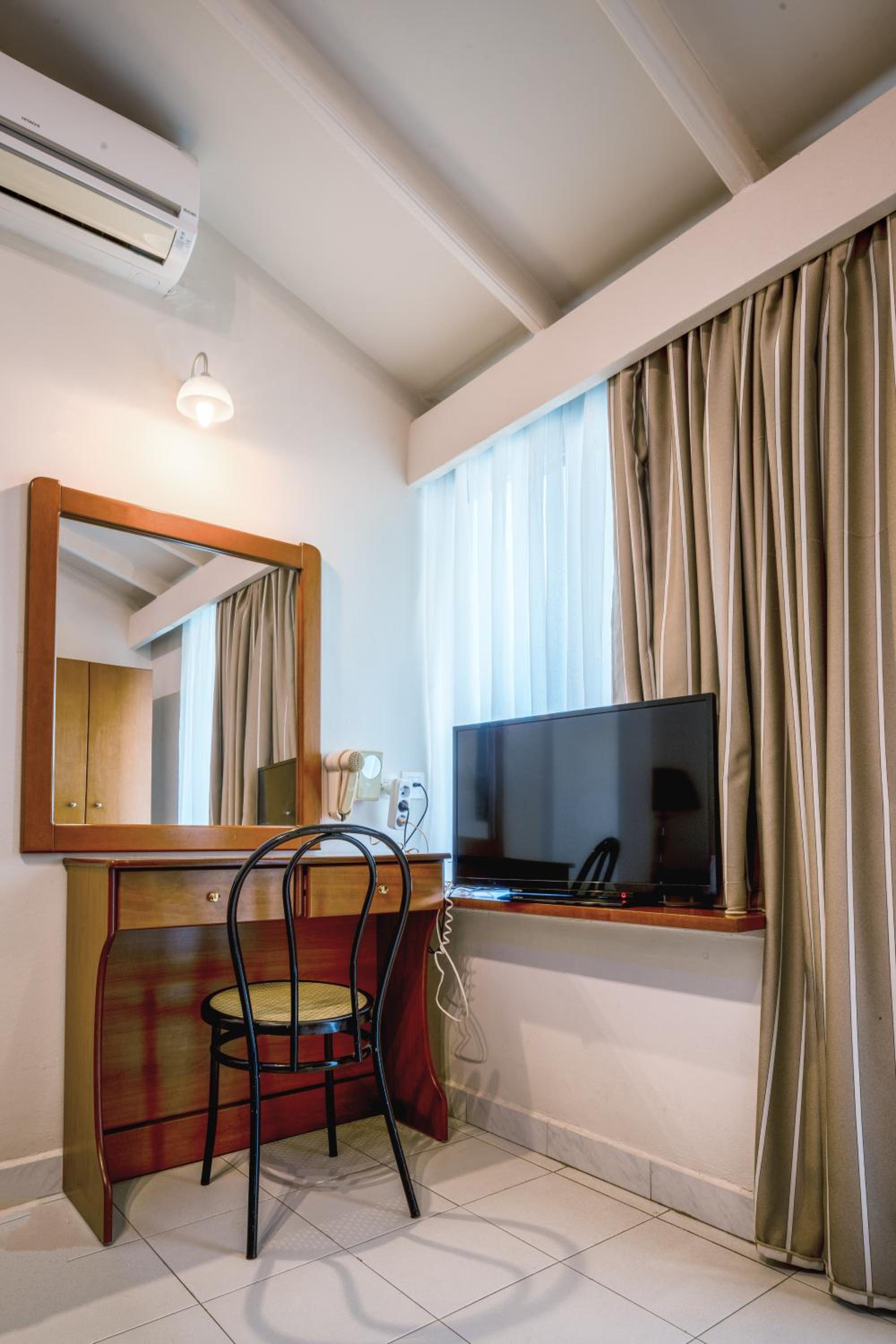 Double Room - Photo 1