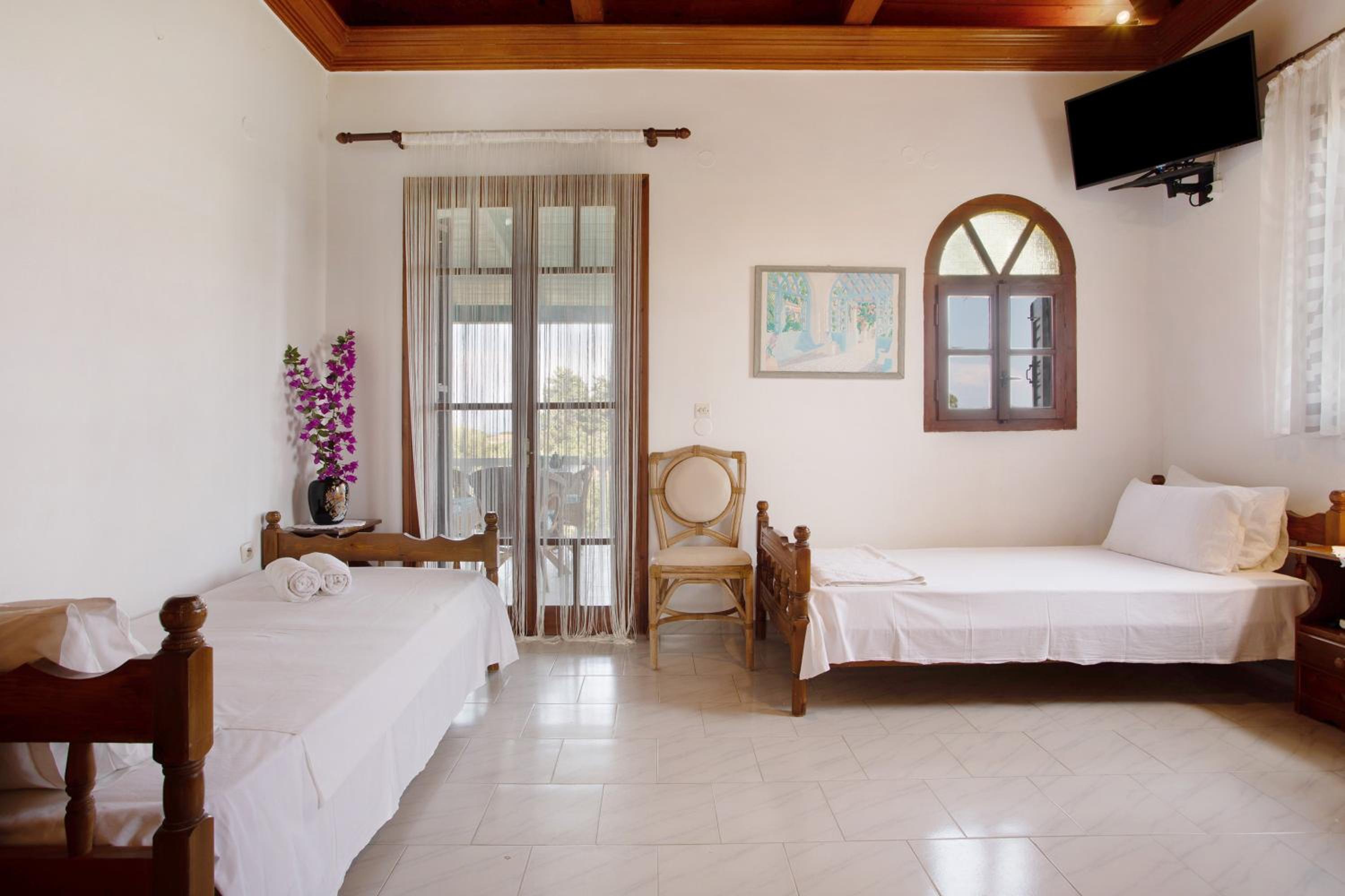 Two-Bedroom Deluxe Apartment with Ocean View photo 3