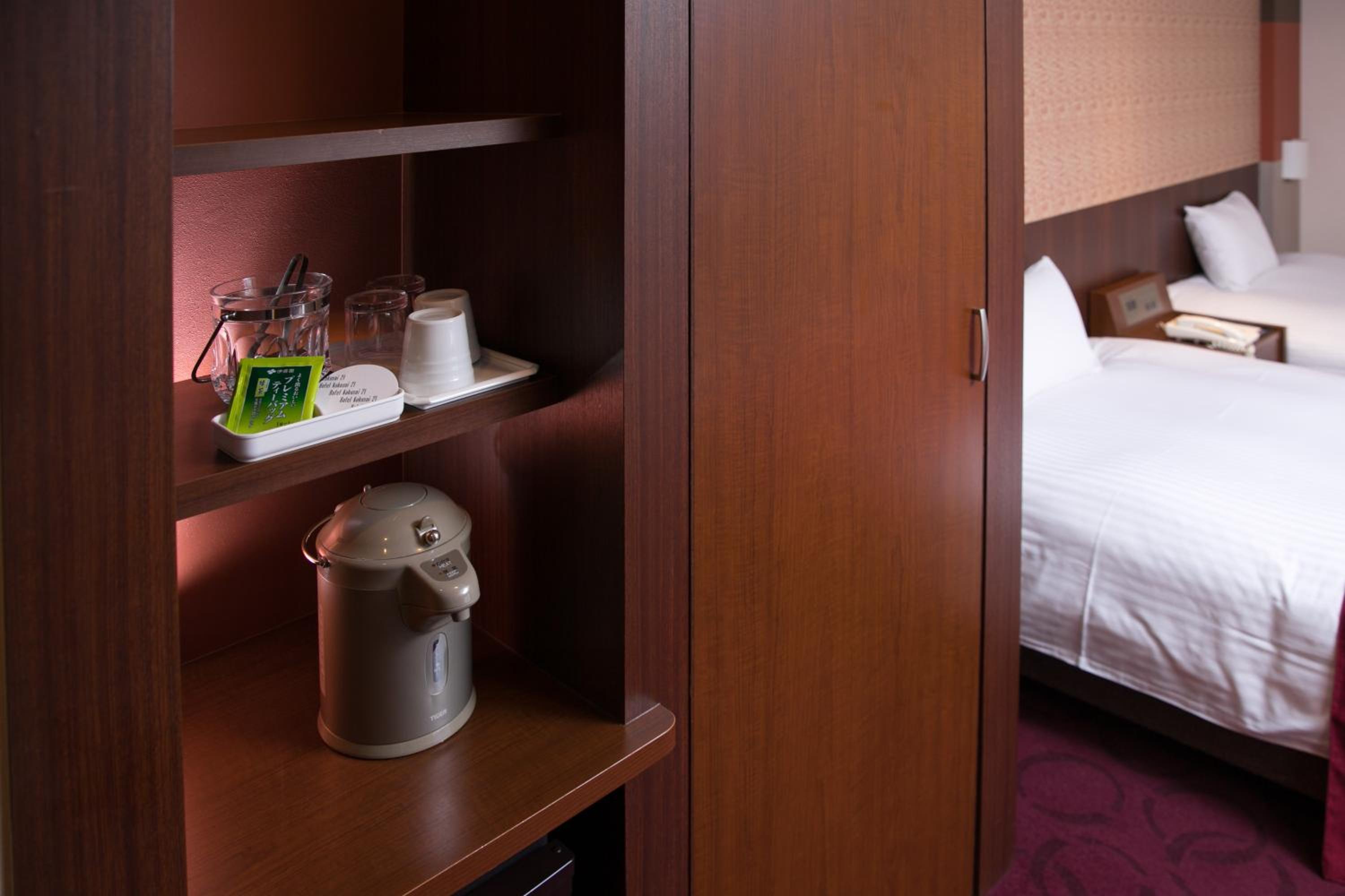 Twin Room - Non-Smoking - Photo 7