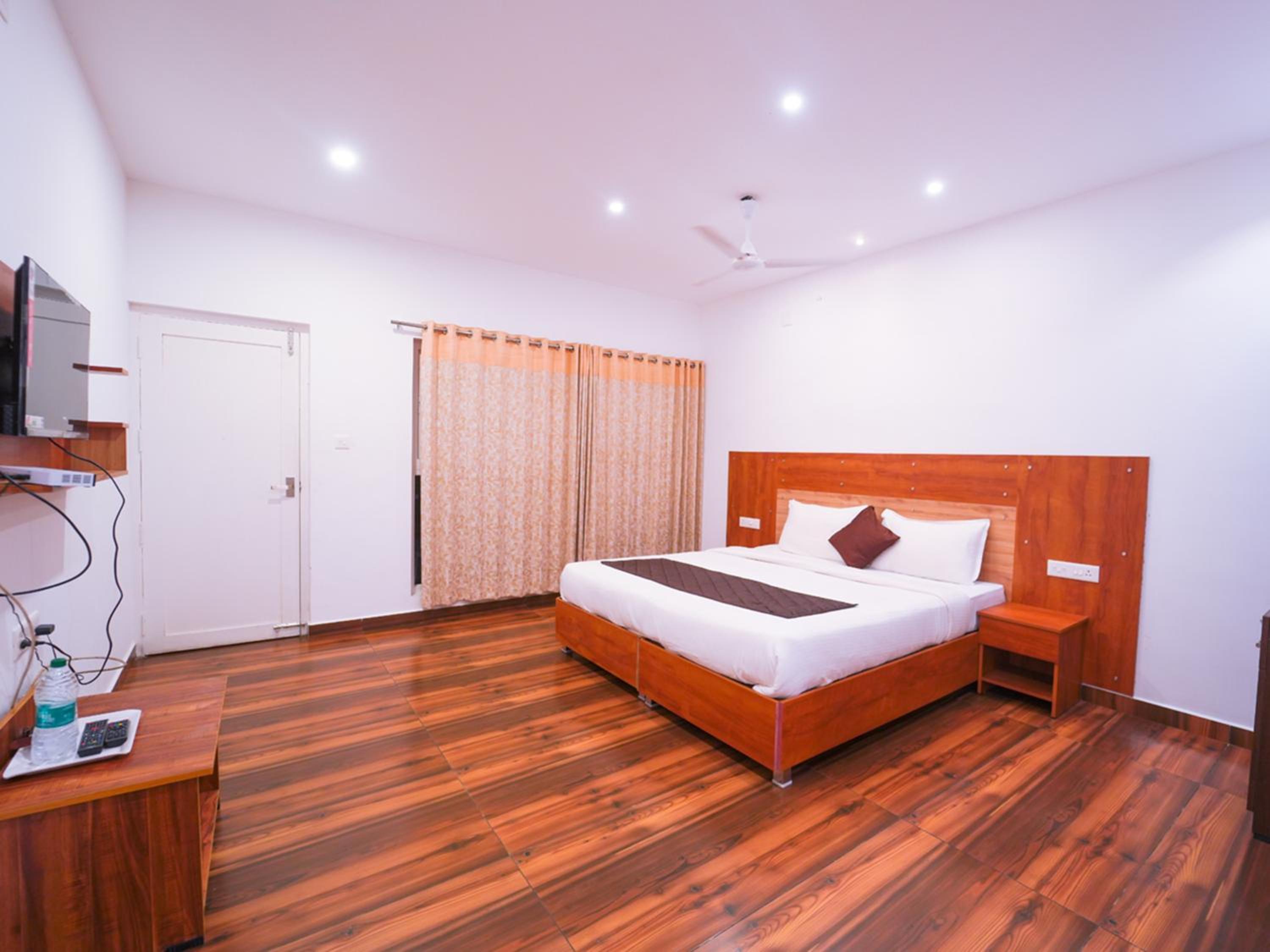 Queen Room with Balcony