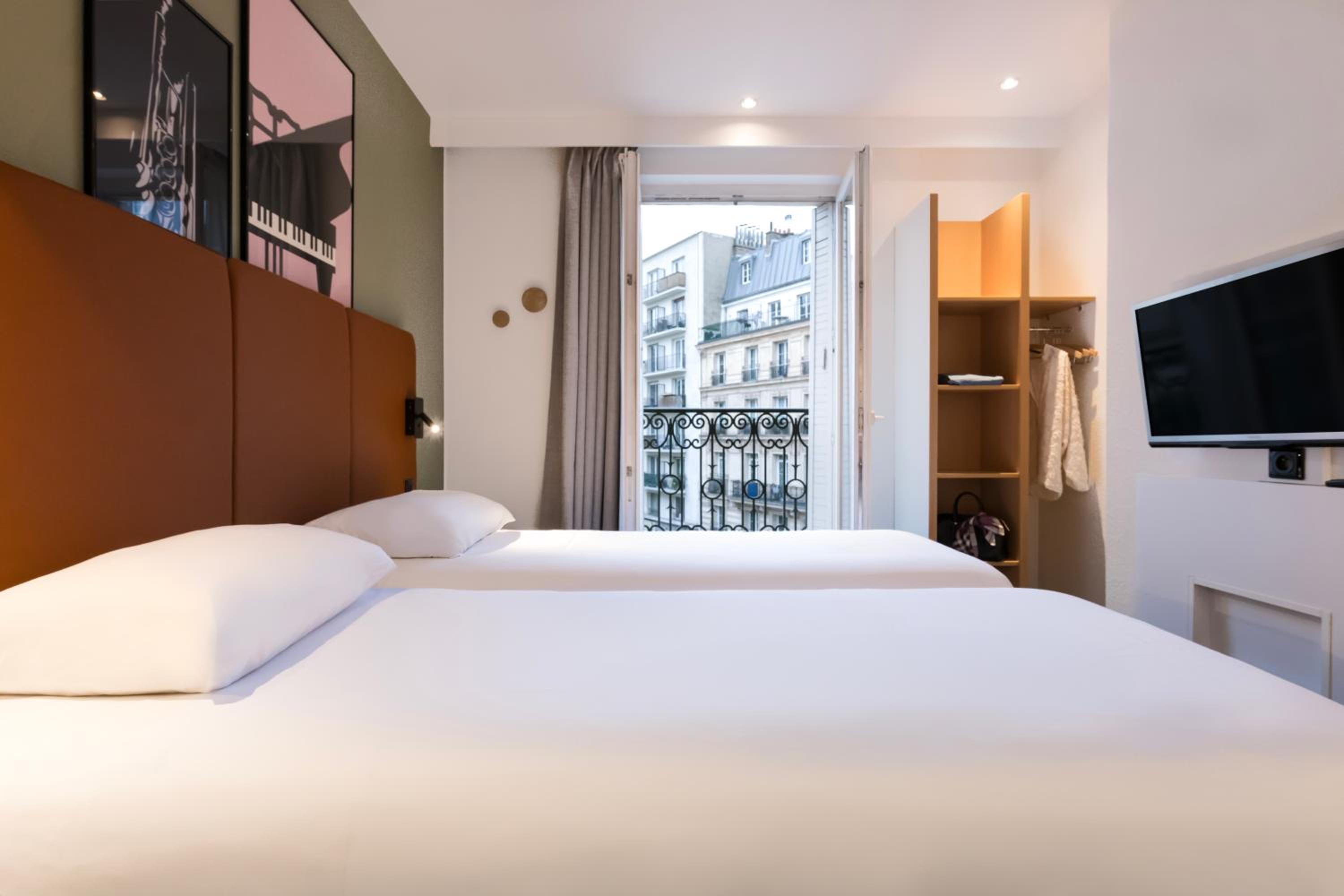 Standard Room with 2 Single Beds photo 1