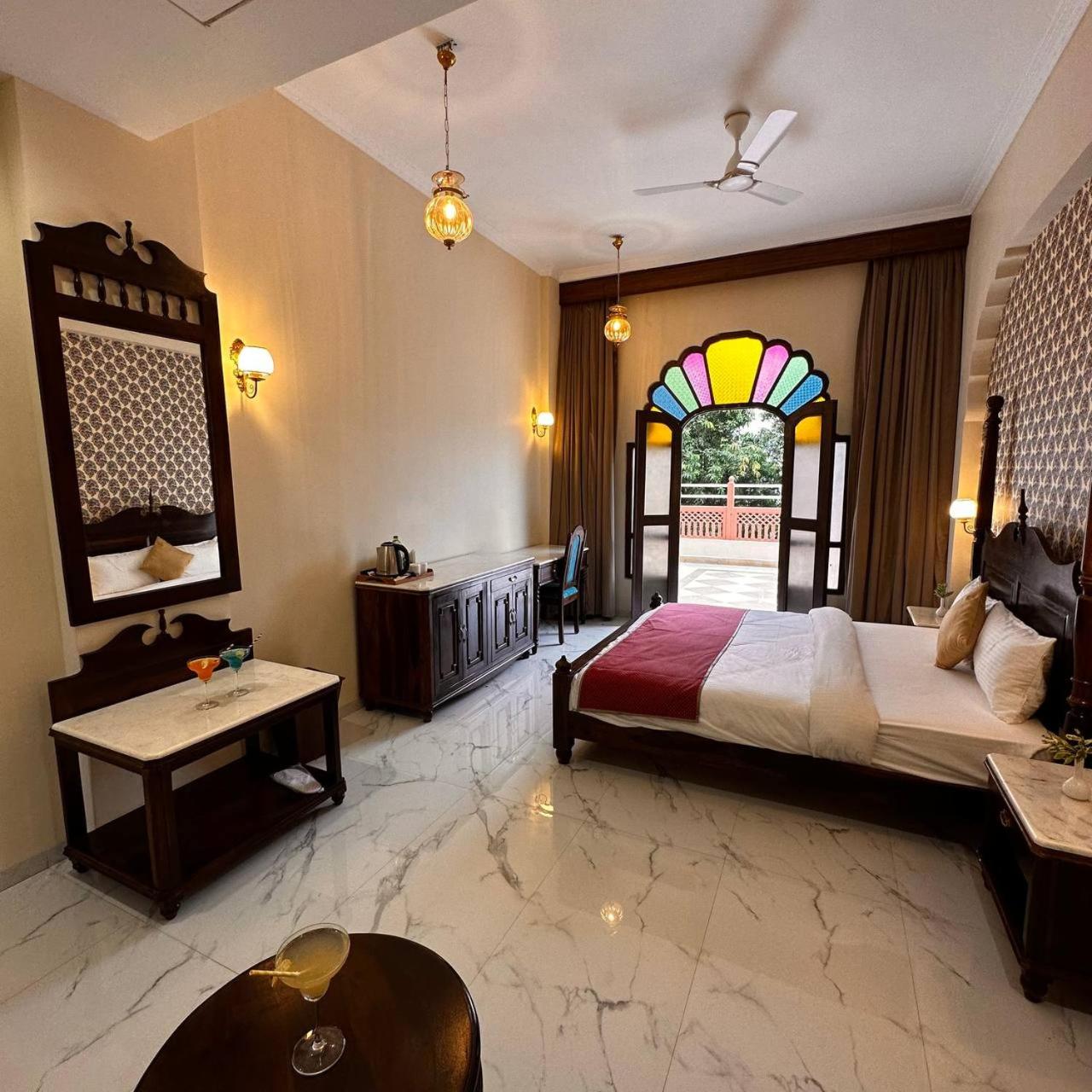 Deluxe King Room photo 3