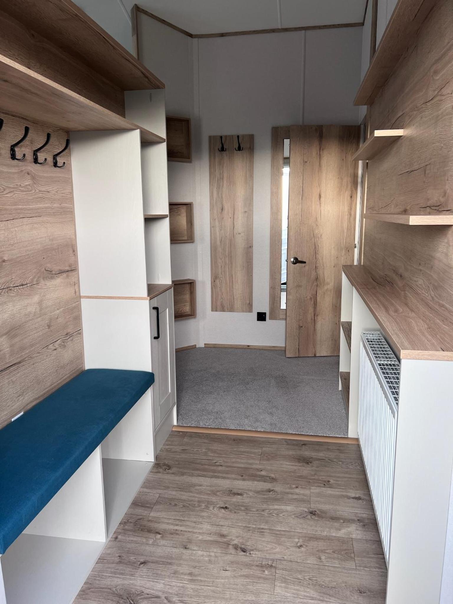 Mobile Home photo 3