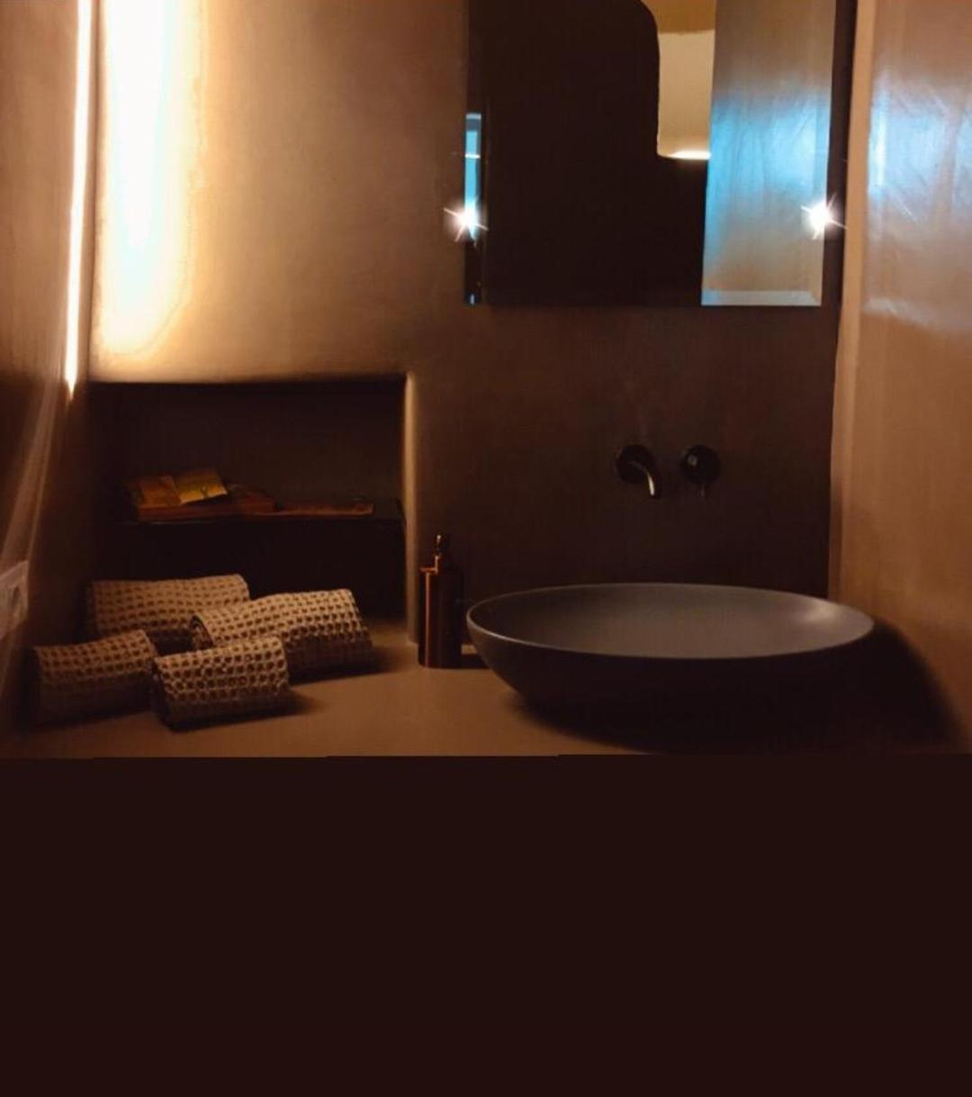 Deluxe Room - Photo 21