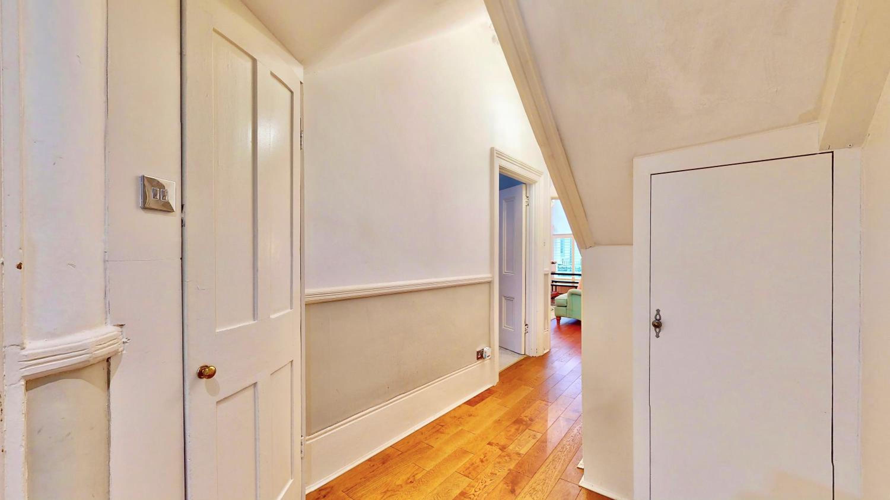One-Bedroom Apartment photo 2
