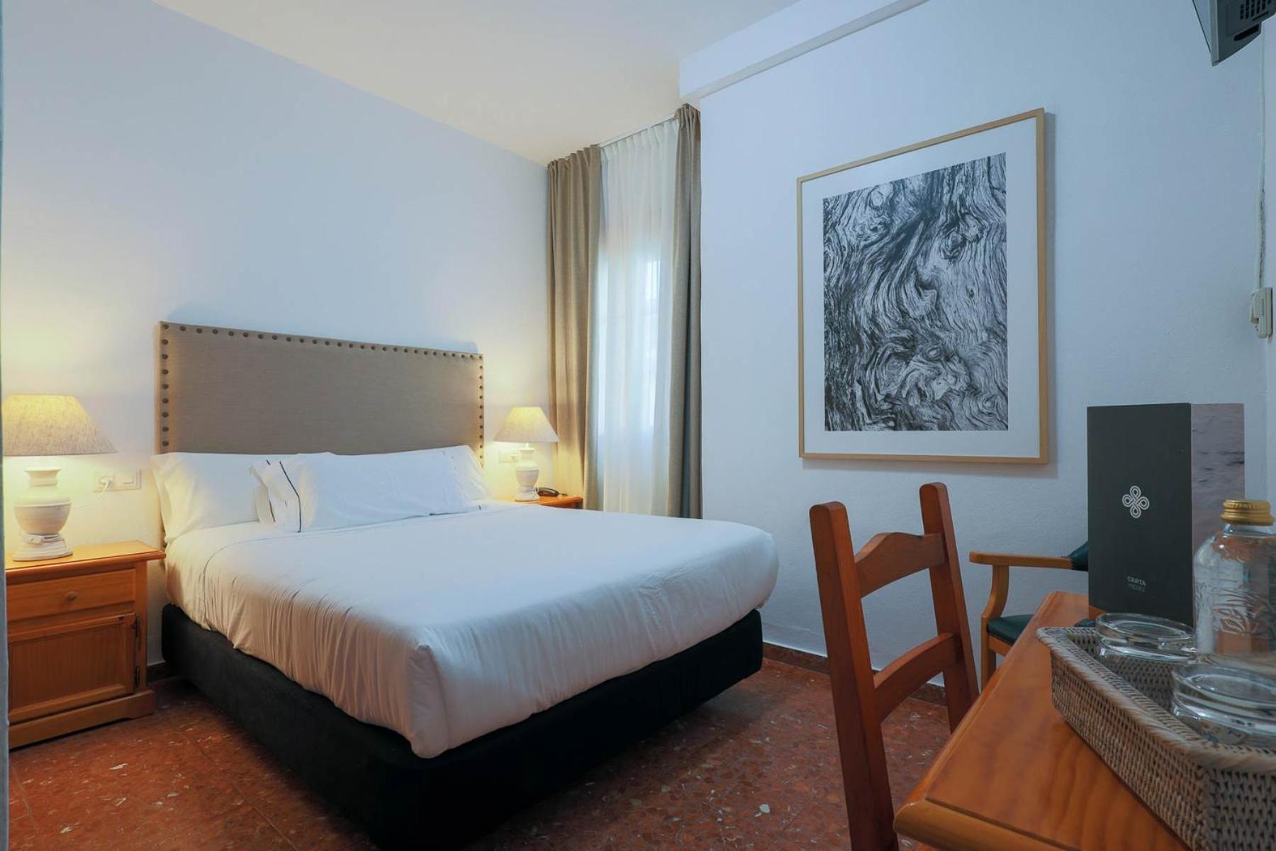 Small Double Room - Photo 2