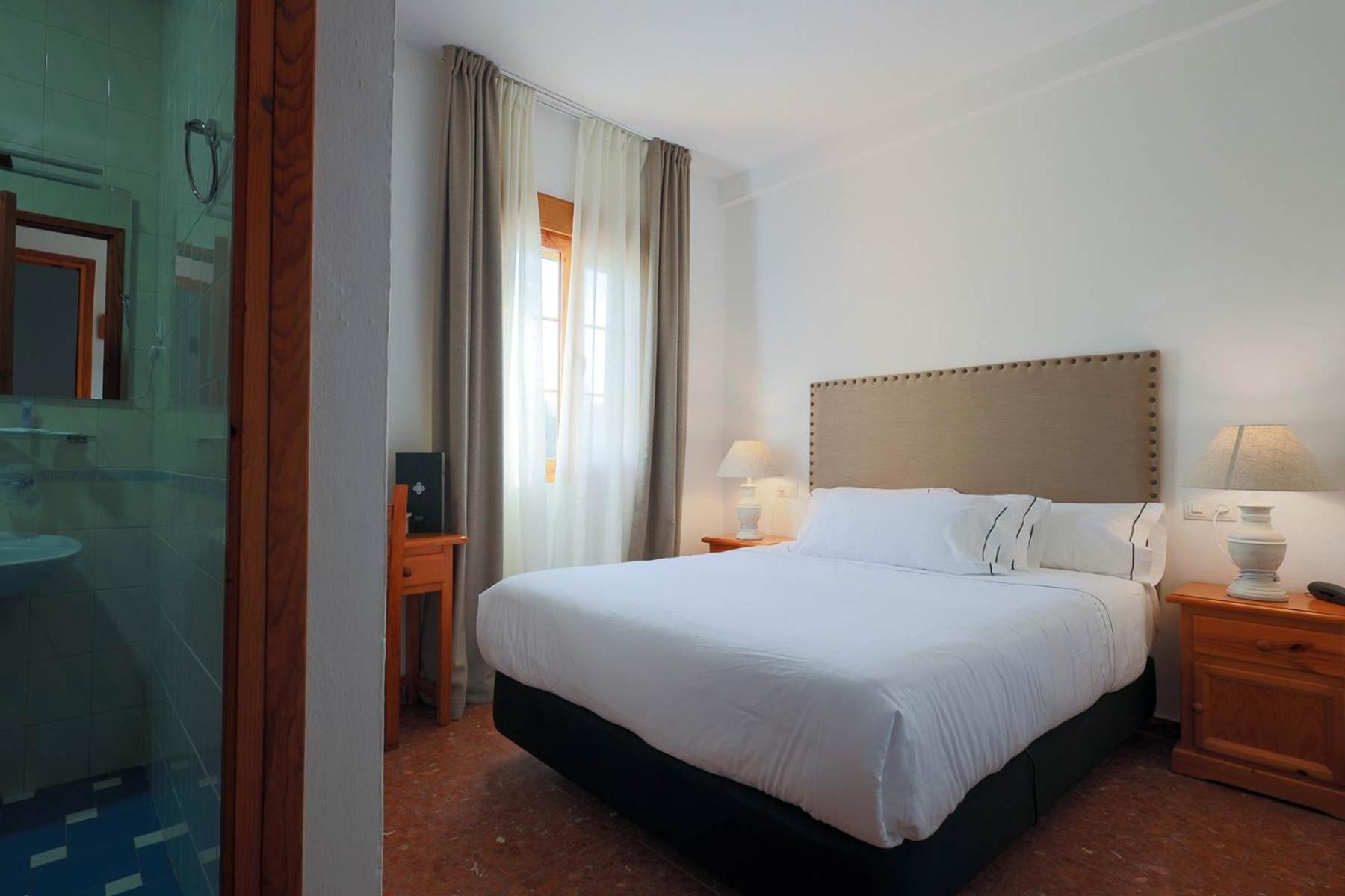 Small Double Room - Photo 5