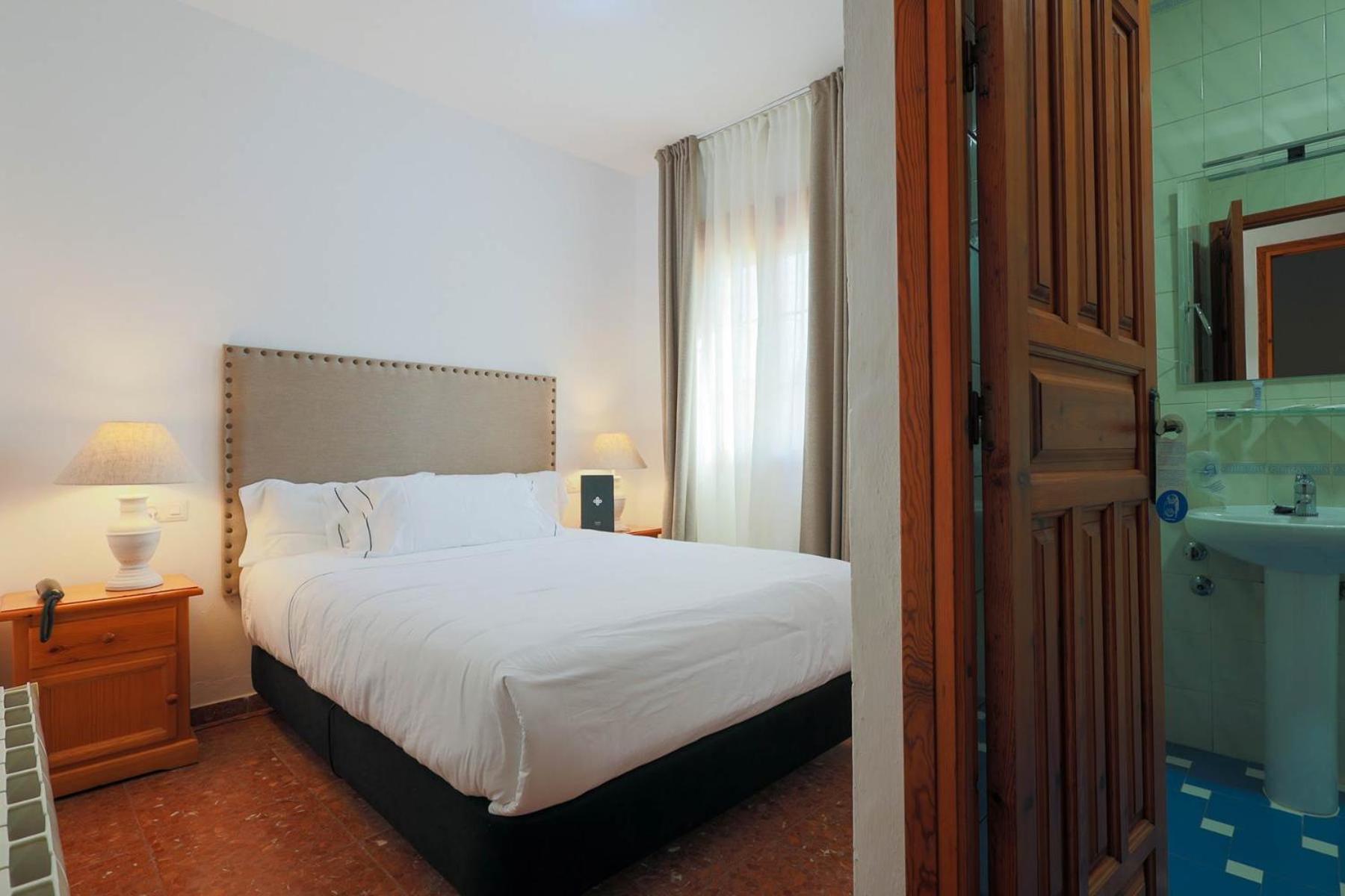 Small Double Room - Photo 4