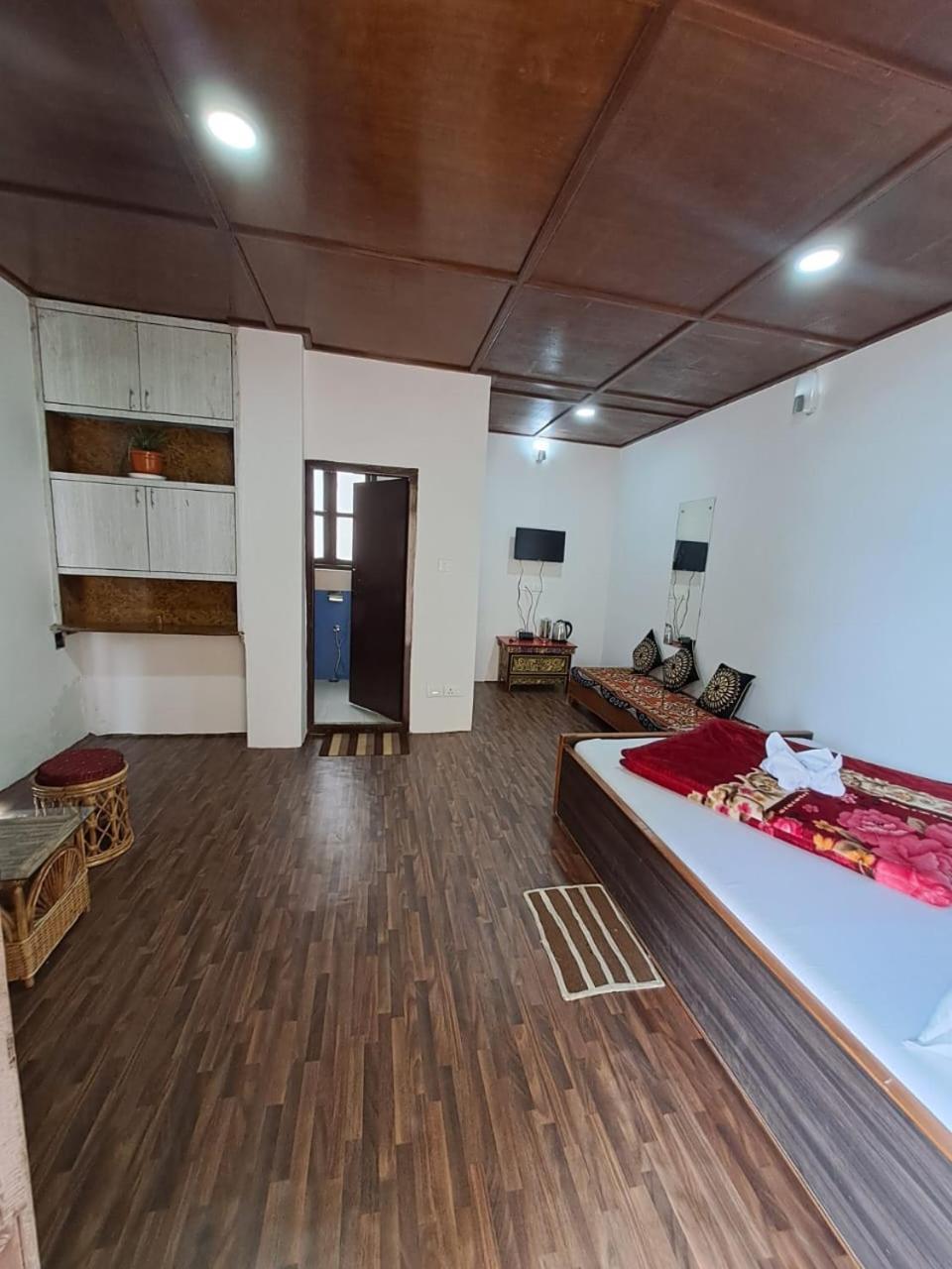 Deluxe Double Room with Balcony photo 3