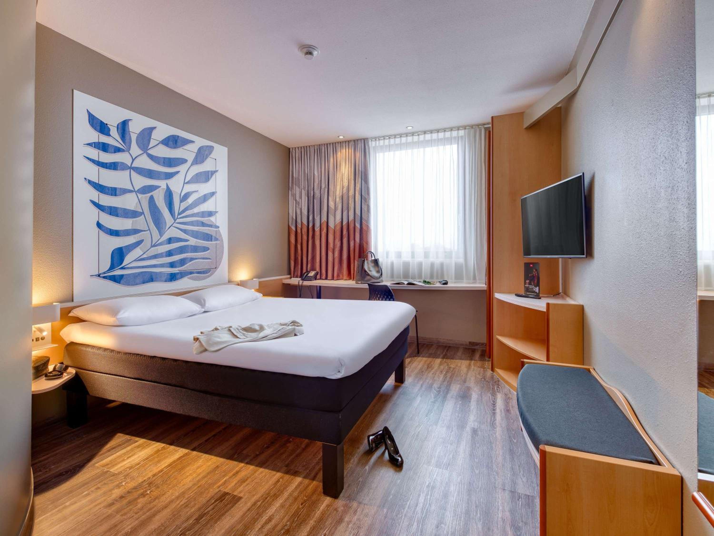 Standard Double Room - Photo 24