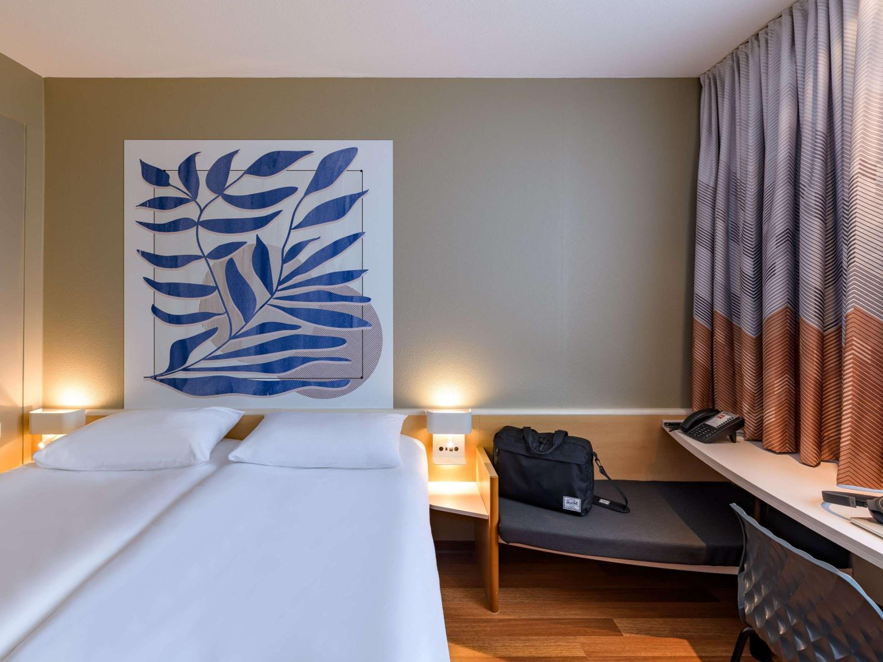 Twin Room - Photo 24