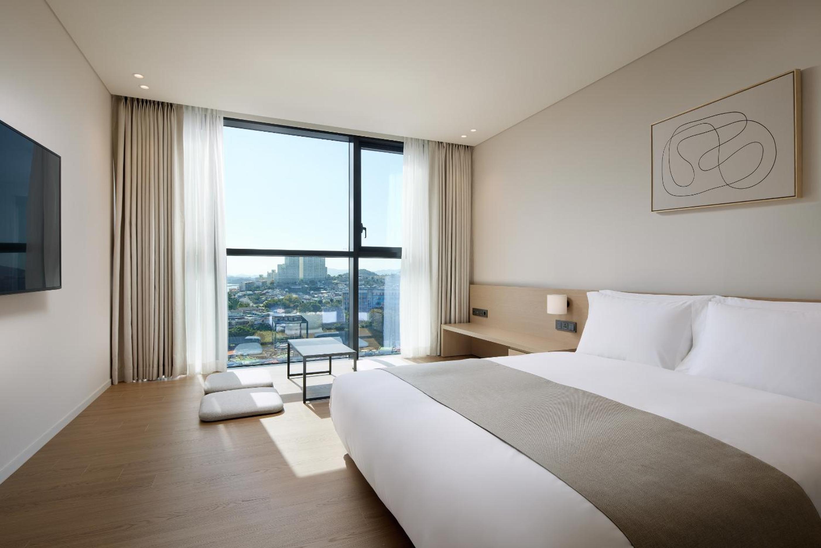 Standard Ondol Double Room with City View - Photo 1