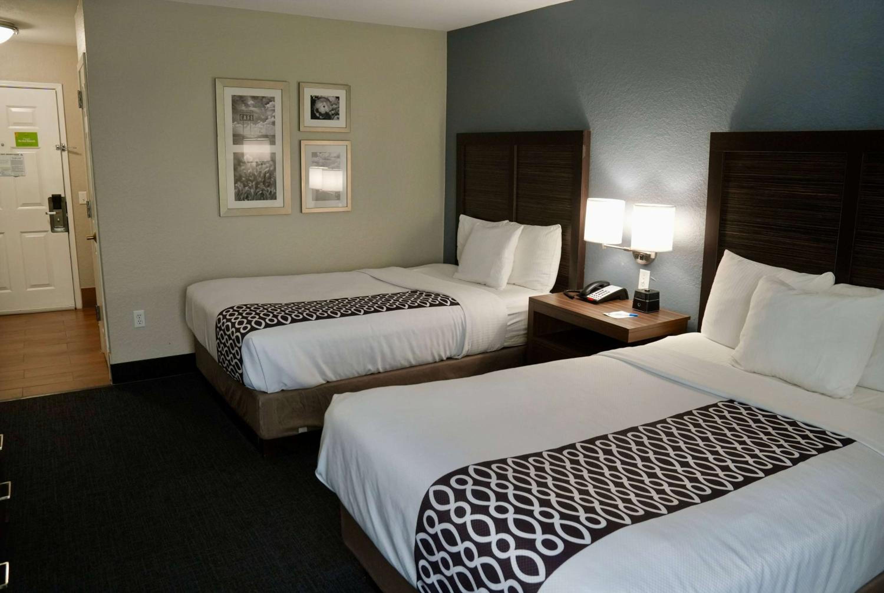 Double Room with Two Double Beds - Photo 4