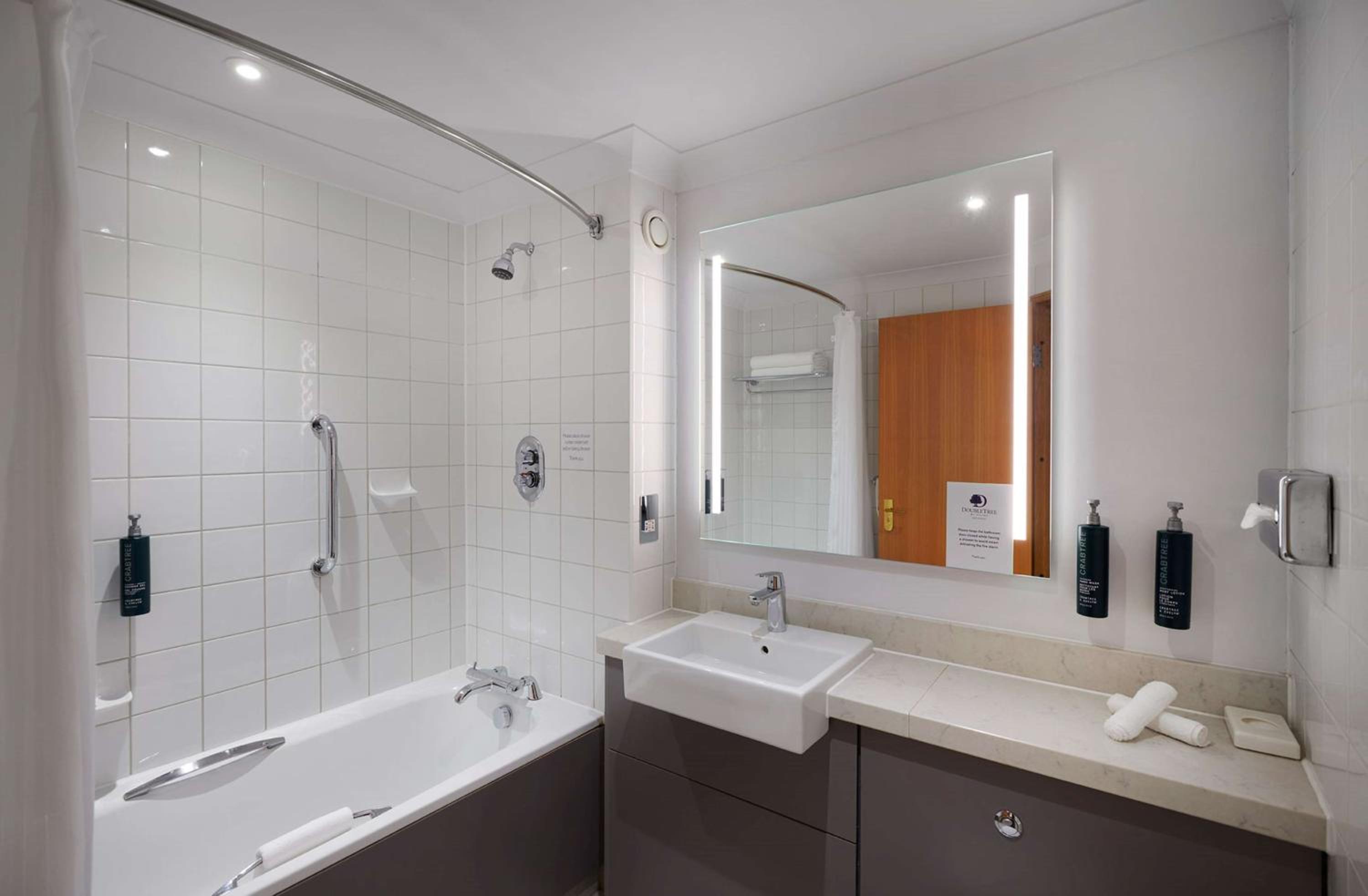 Twin Room - Photo 2