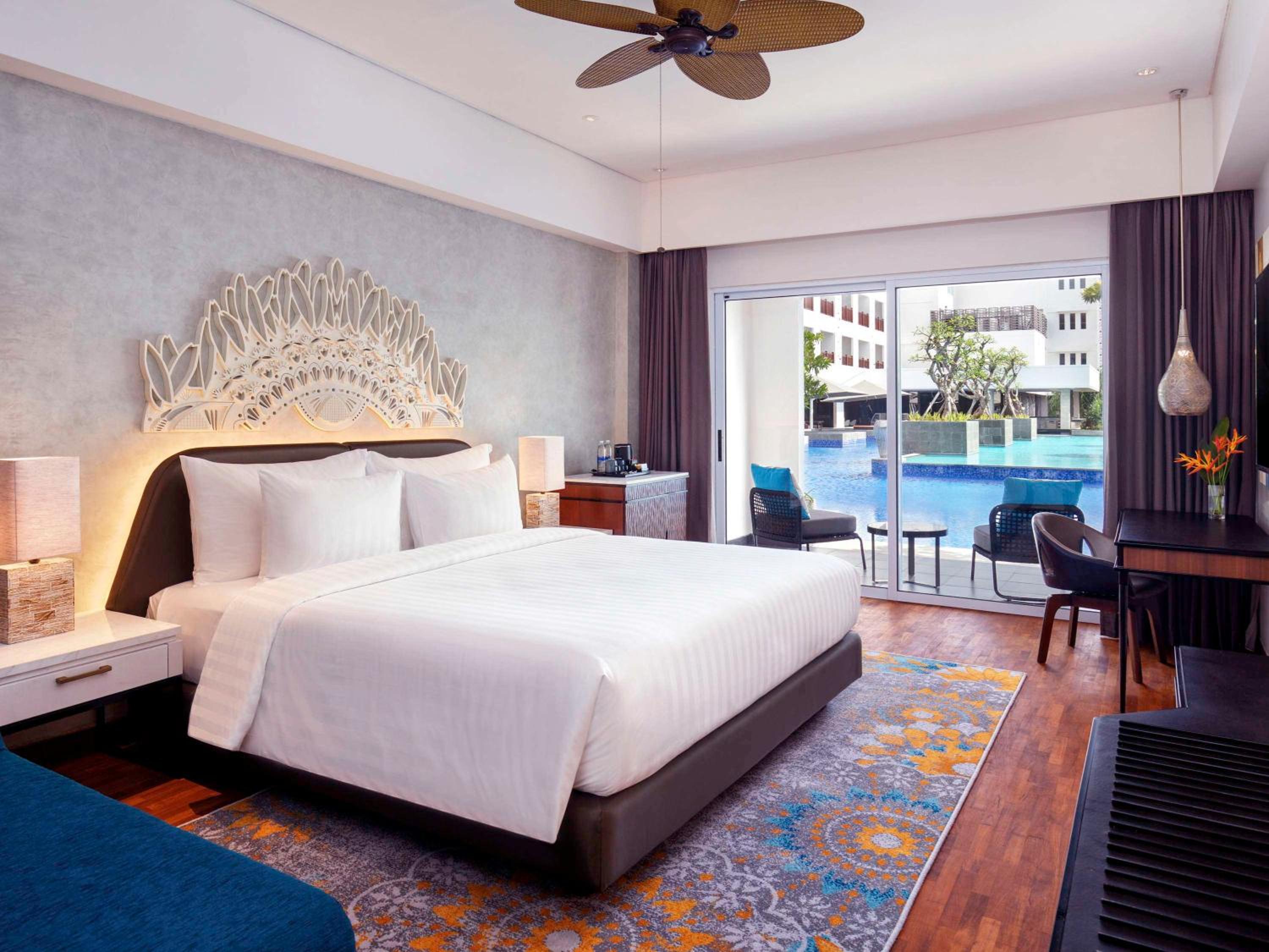 Deluxe King Room with Pool Access - Photo 3