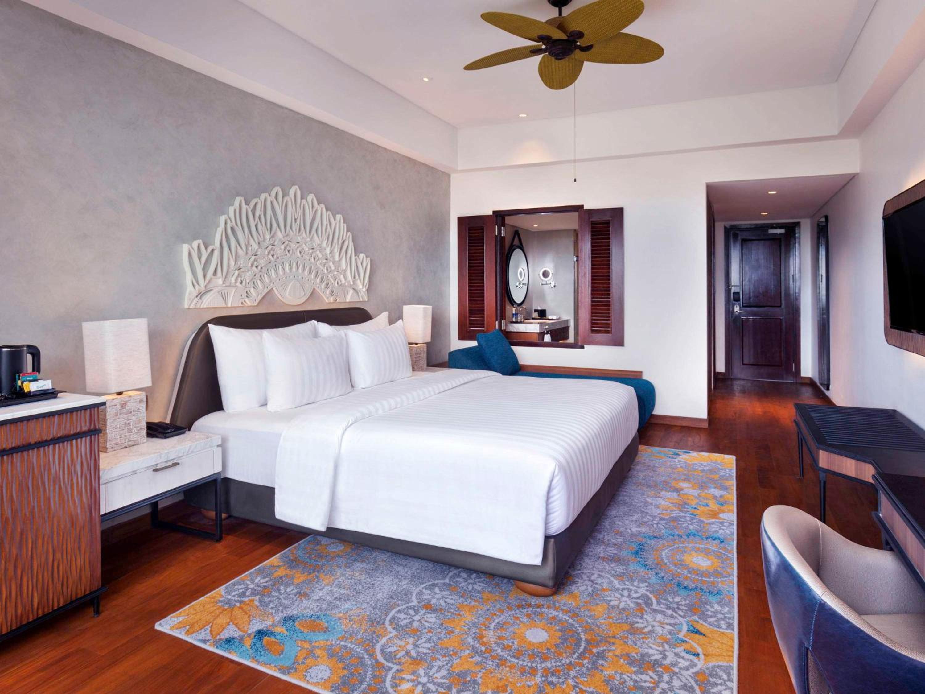 Deluxe King Room - Photo 2