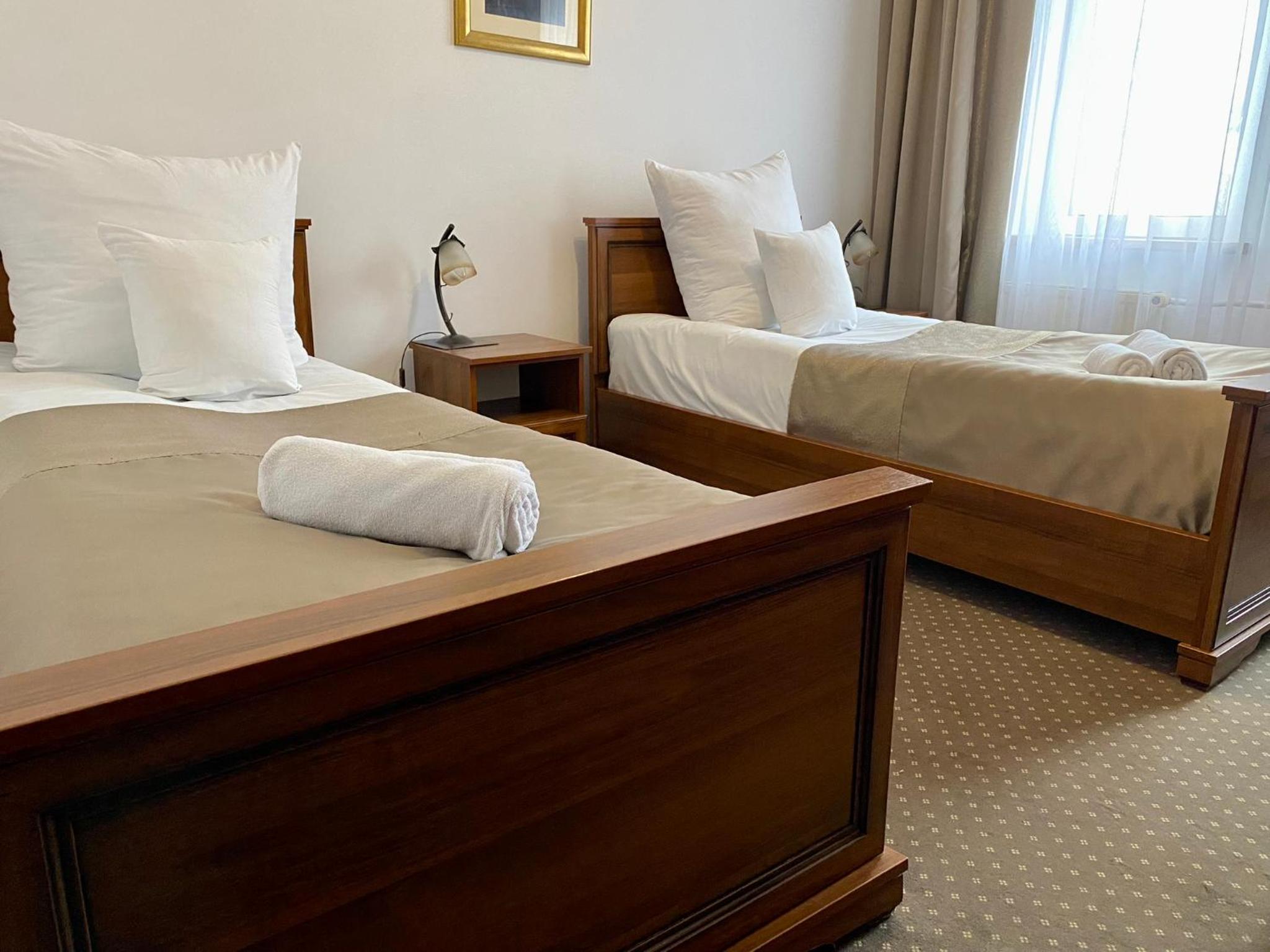 Twin Room - Photo 3