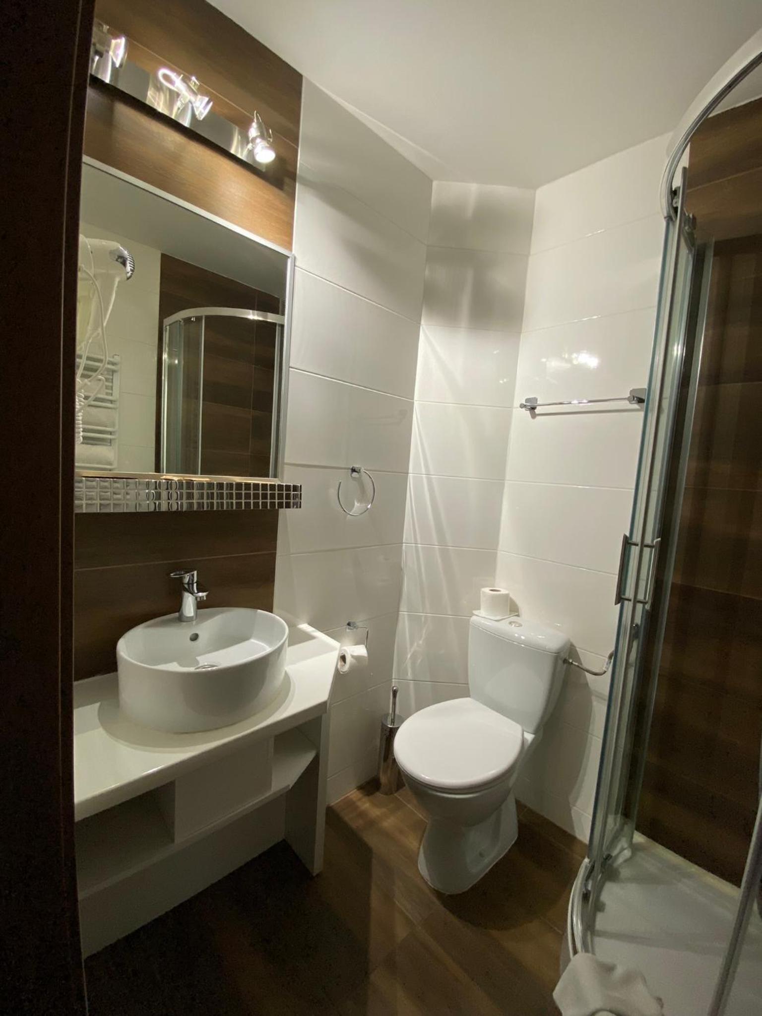 Twin Room - Photo 4