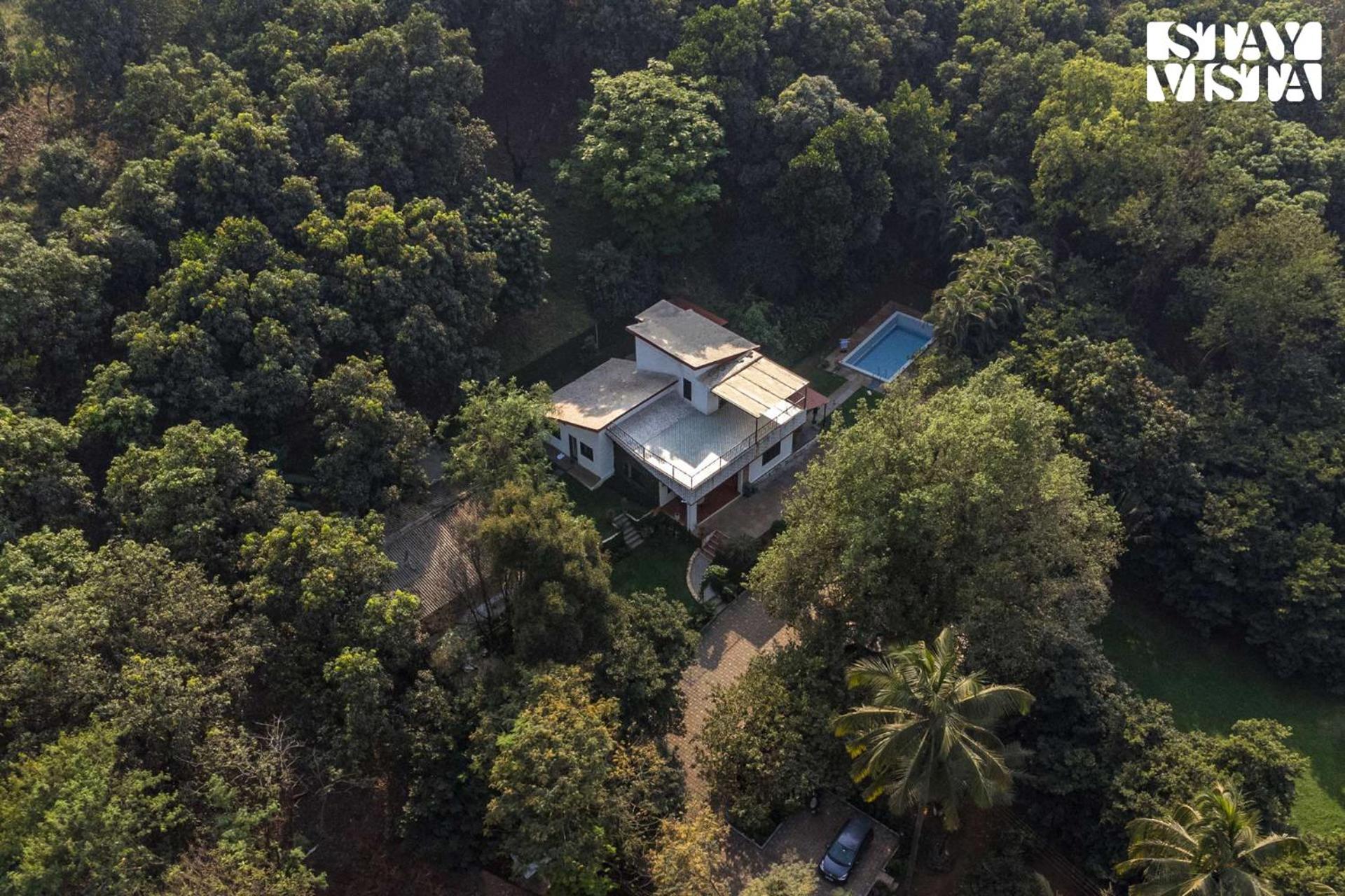 Villa photo 2