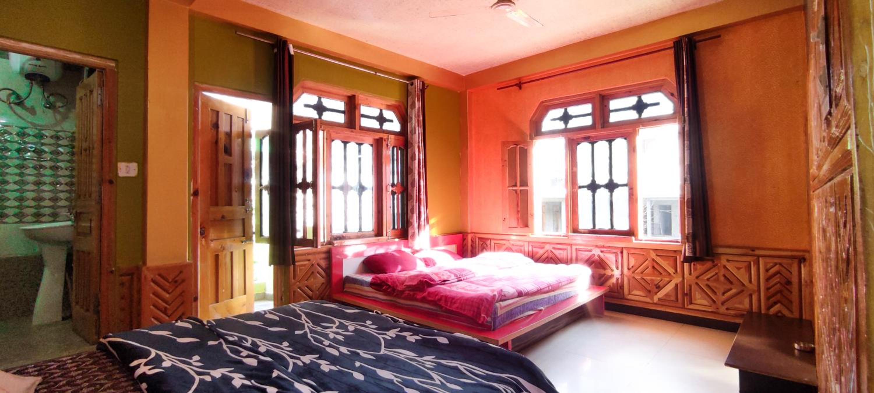King Room with Balcony photo 1