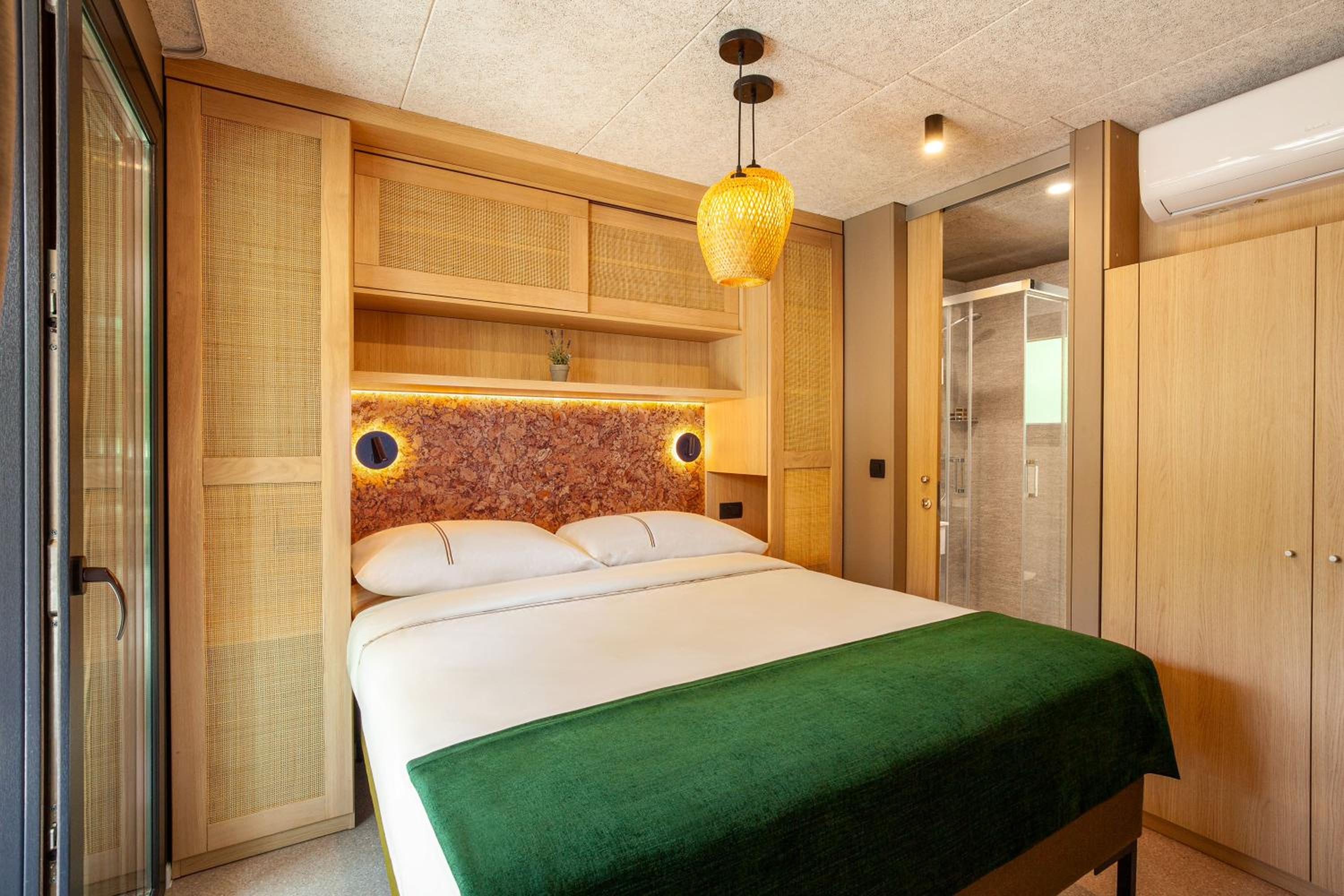 Hilltop Green Home for 5