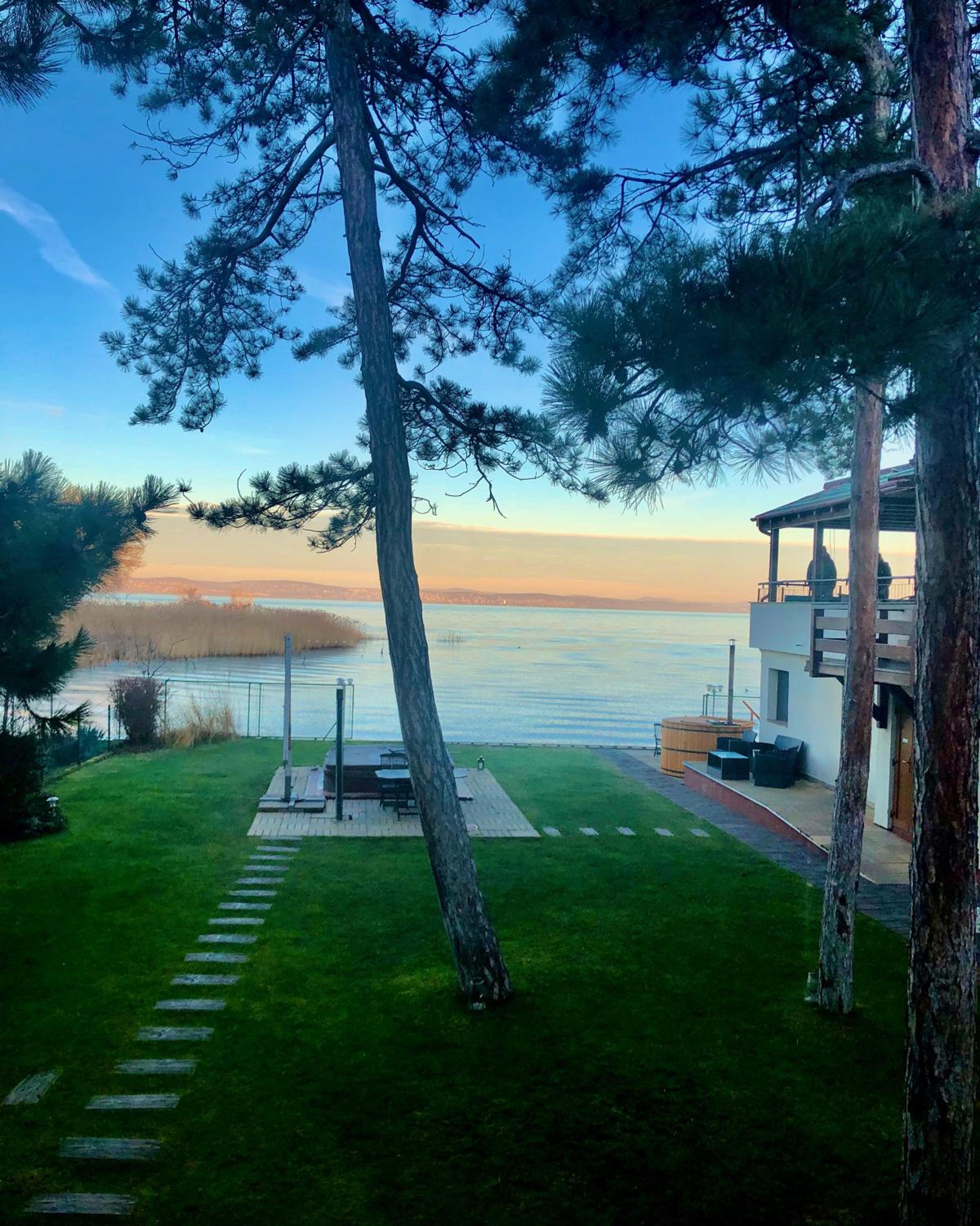 Suite with Lake View photo 3