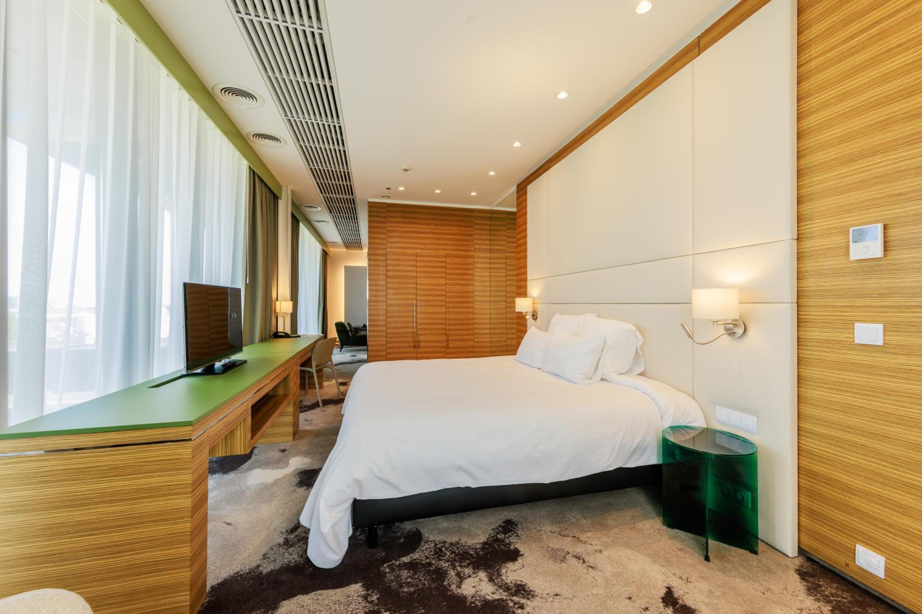 Suite with One Double Bed - Photo 7