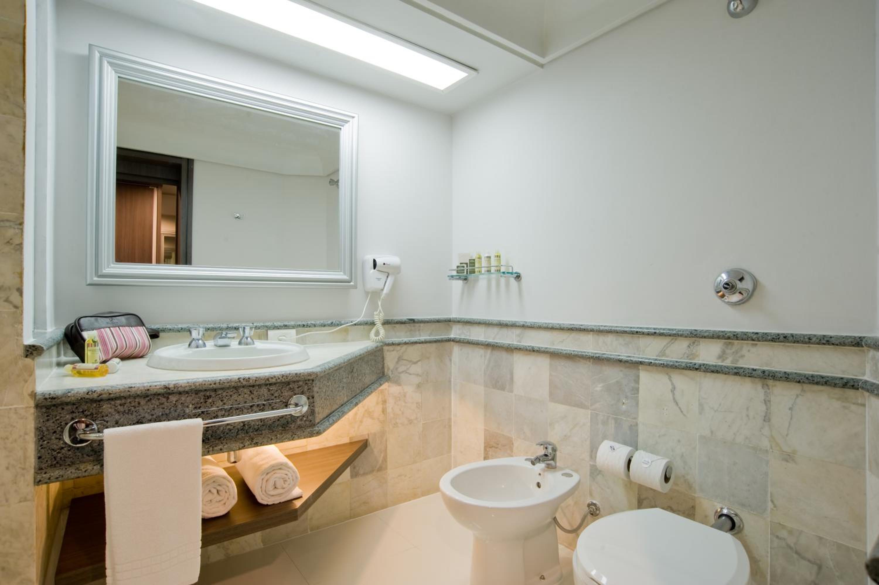 Luxury Twin Room - Photo 4
